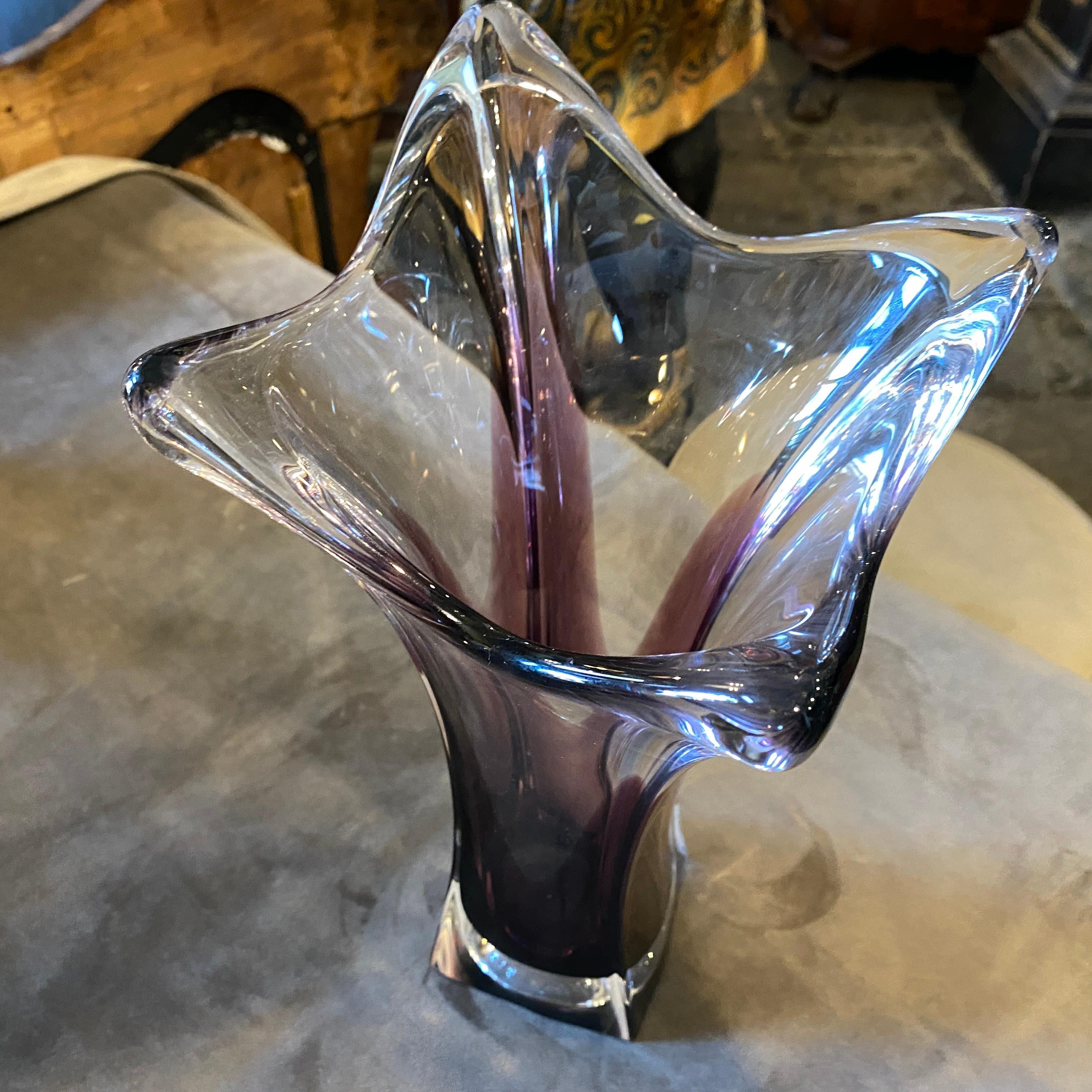 1980s Seguso Style Modernist Purple and Clear Sommerso Murano Glass Vase In Good Condition For Sale In Aci Castello, IT