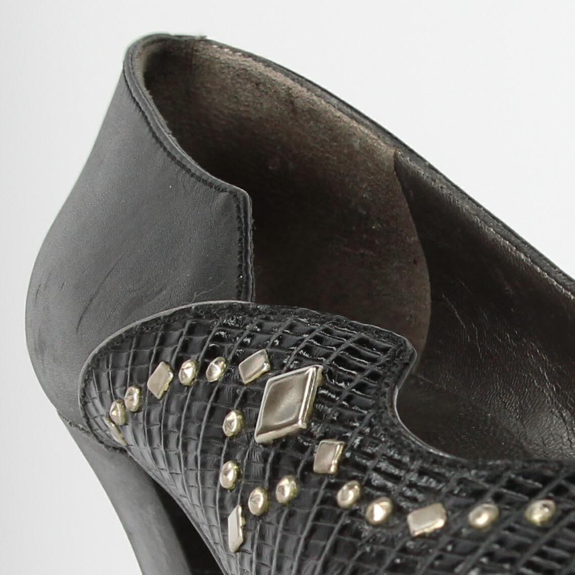 1980s Sergio Rossi Black Low-heeled Pumps For Sale 1