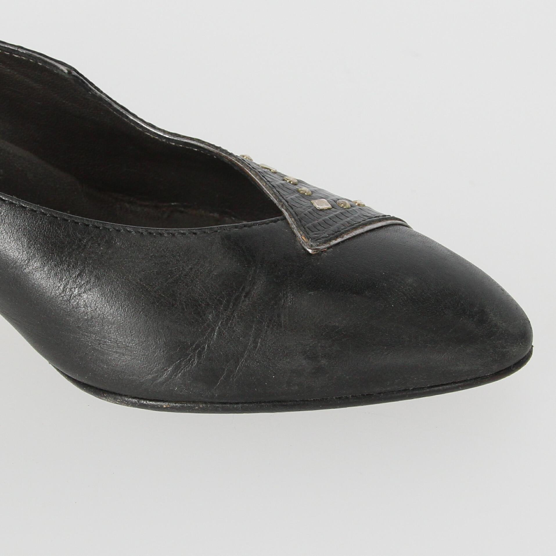 1980s Sergio Rossi Black Low-heeled Pumps For Sale 2