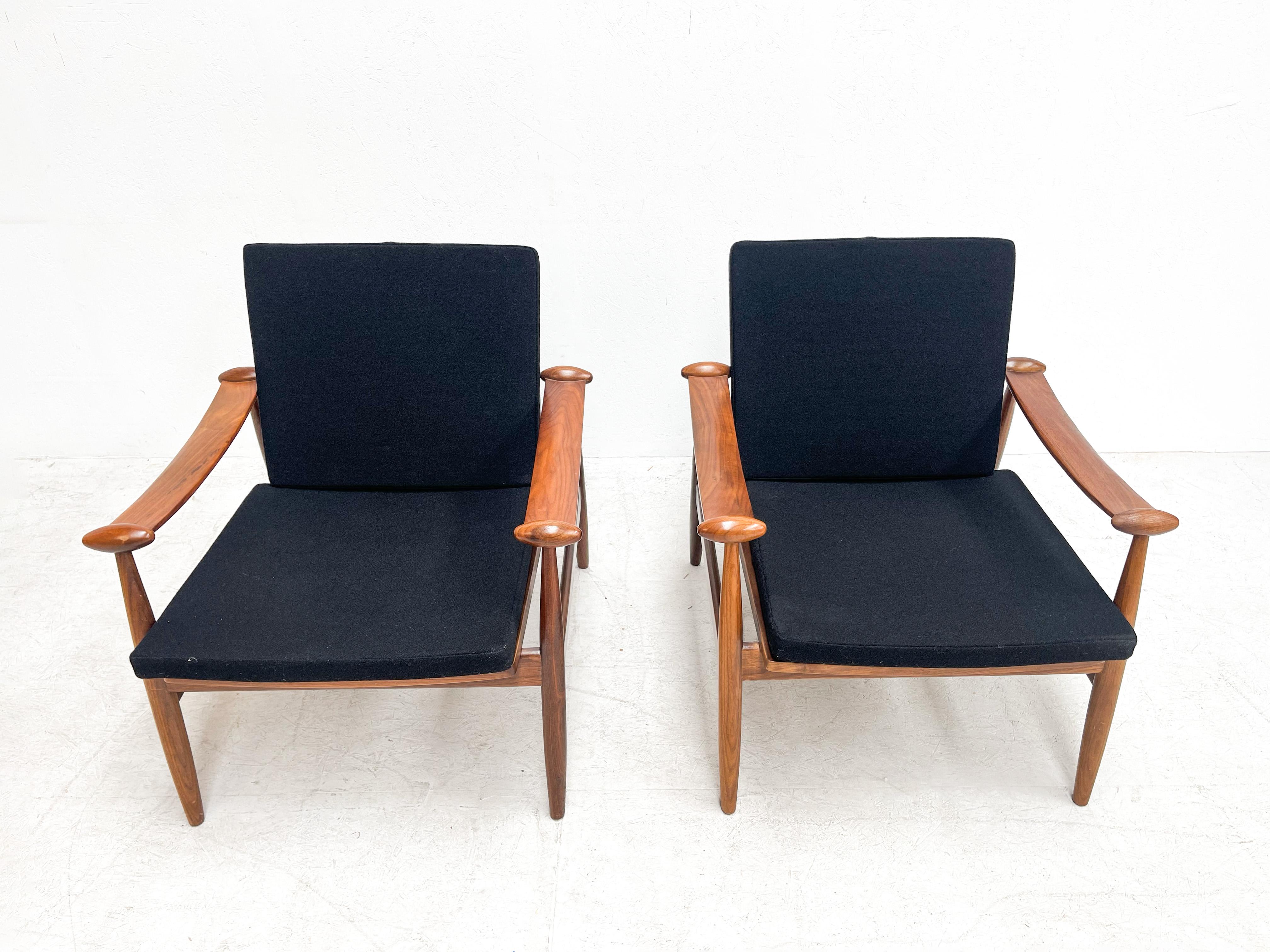 Danish 1980's Set of 2 FD133 Finn Juhl Easy Chairs for France & Son