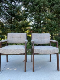 1980s Set of 2 White/Gray Mid-Century Modern Style Accent Chairs