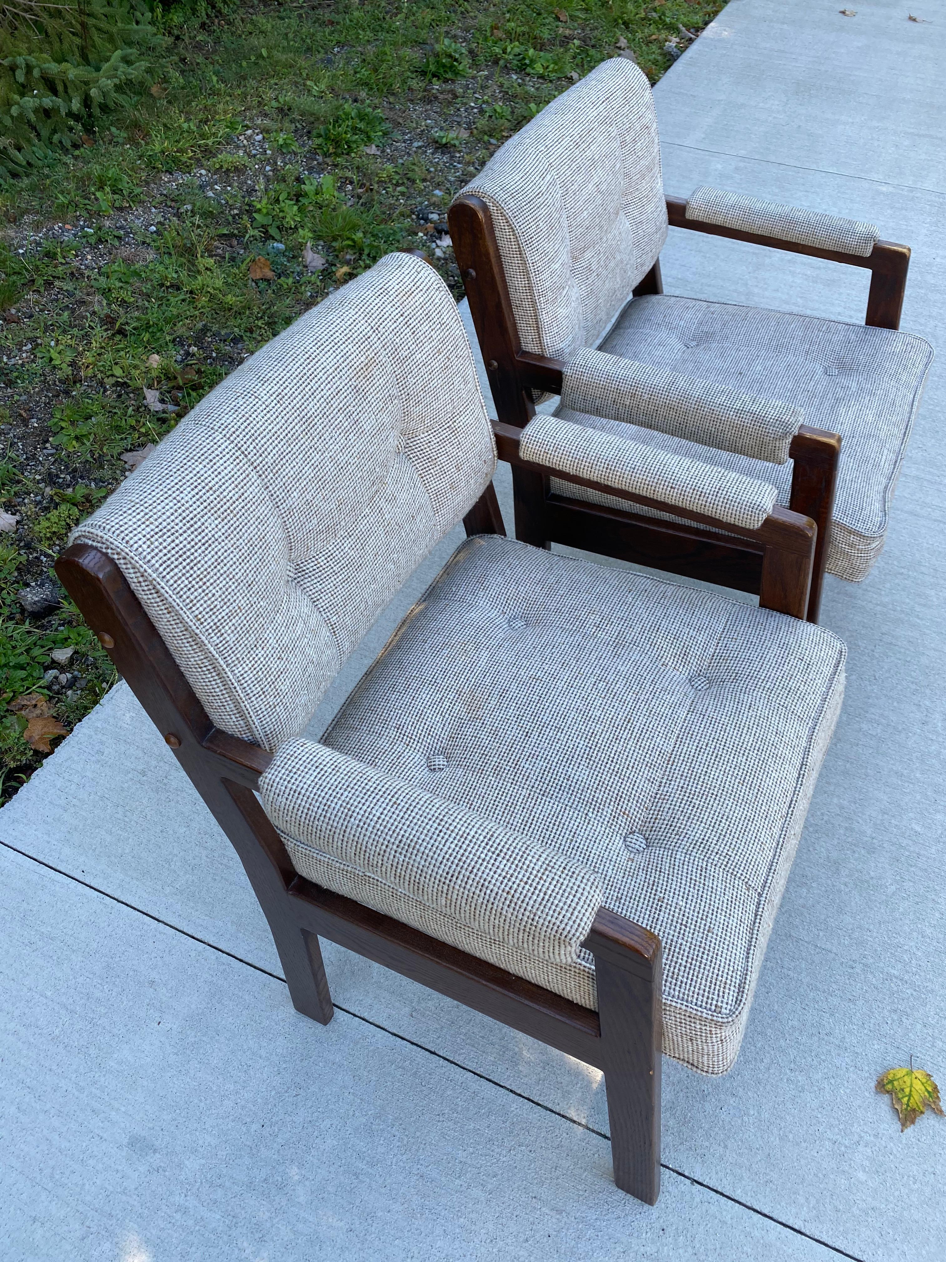 1980s Set of 2 White/Gray Mid-Century Modern Style Accent Chairs 1
