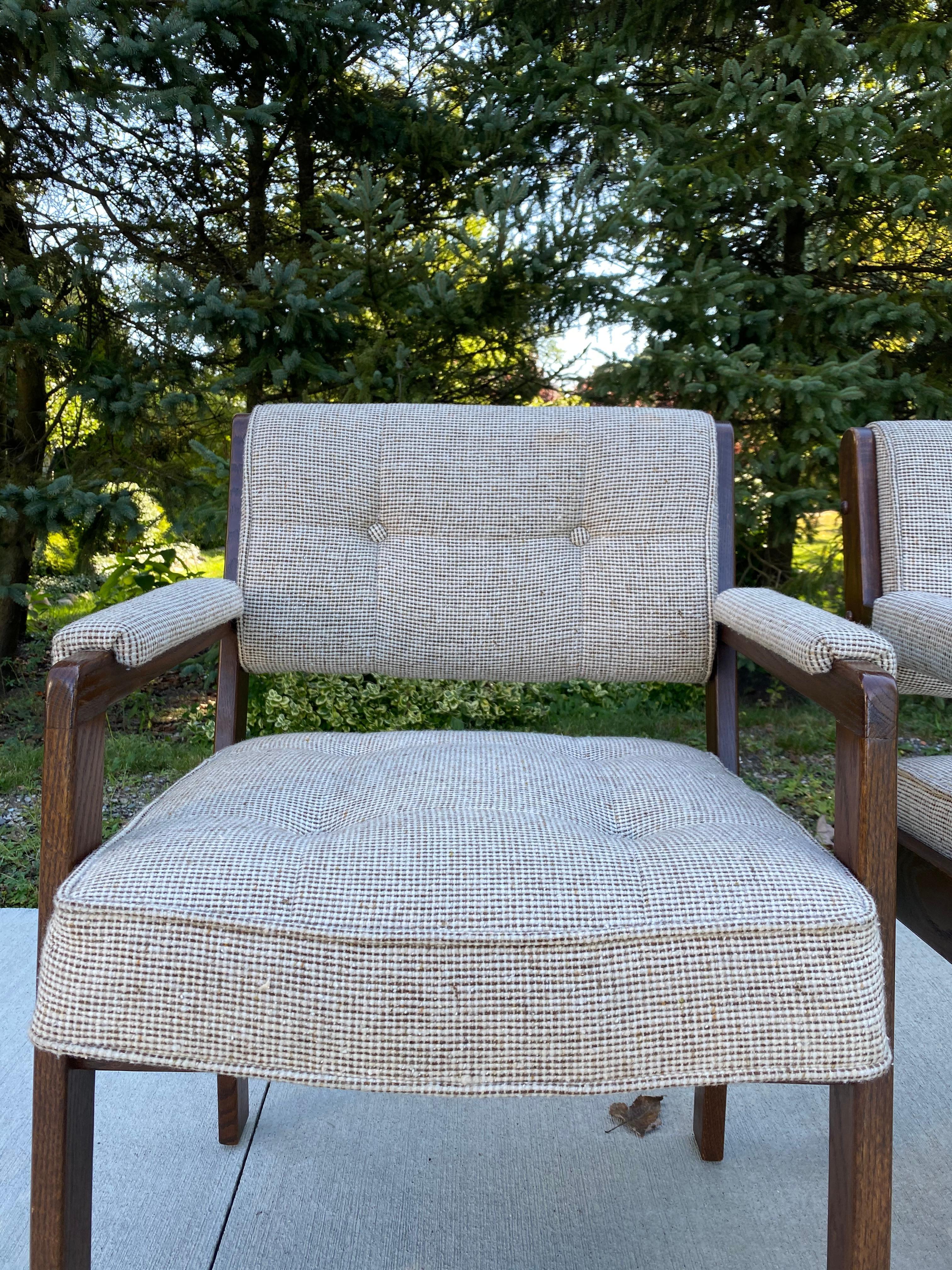 1980s Set of 2 White/Gray Mid-Century Modern Style Accent Chairs 2
