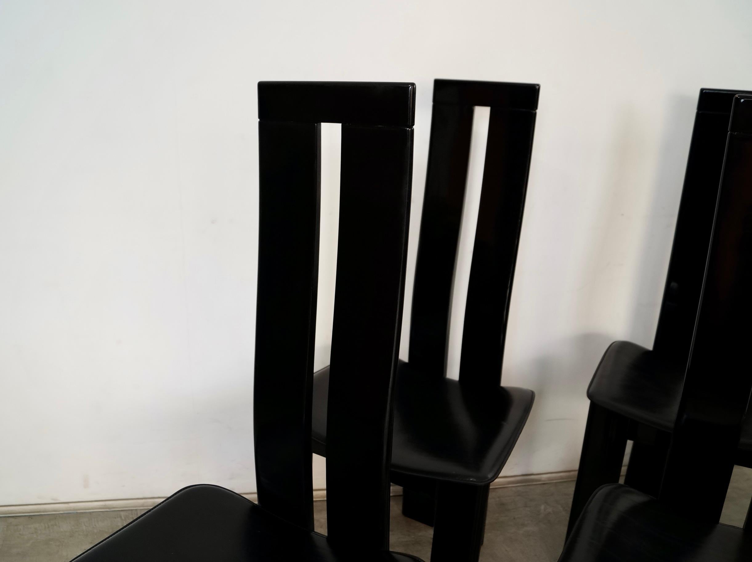 1980er Set von 6 postmodernen Pietro Costantini Esszimmerstühlen aus Lack und Leder im Angebot 7