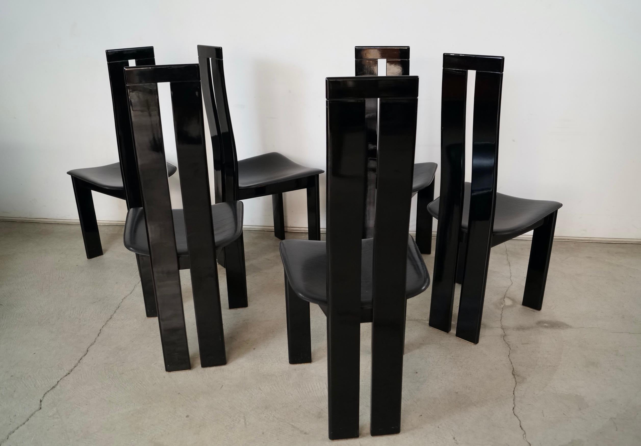 1980er Set von 6 postmodernen Pietro Costantini Esszimmerstühlen aus Lack und Leder im Angebot 14