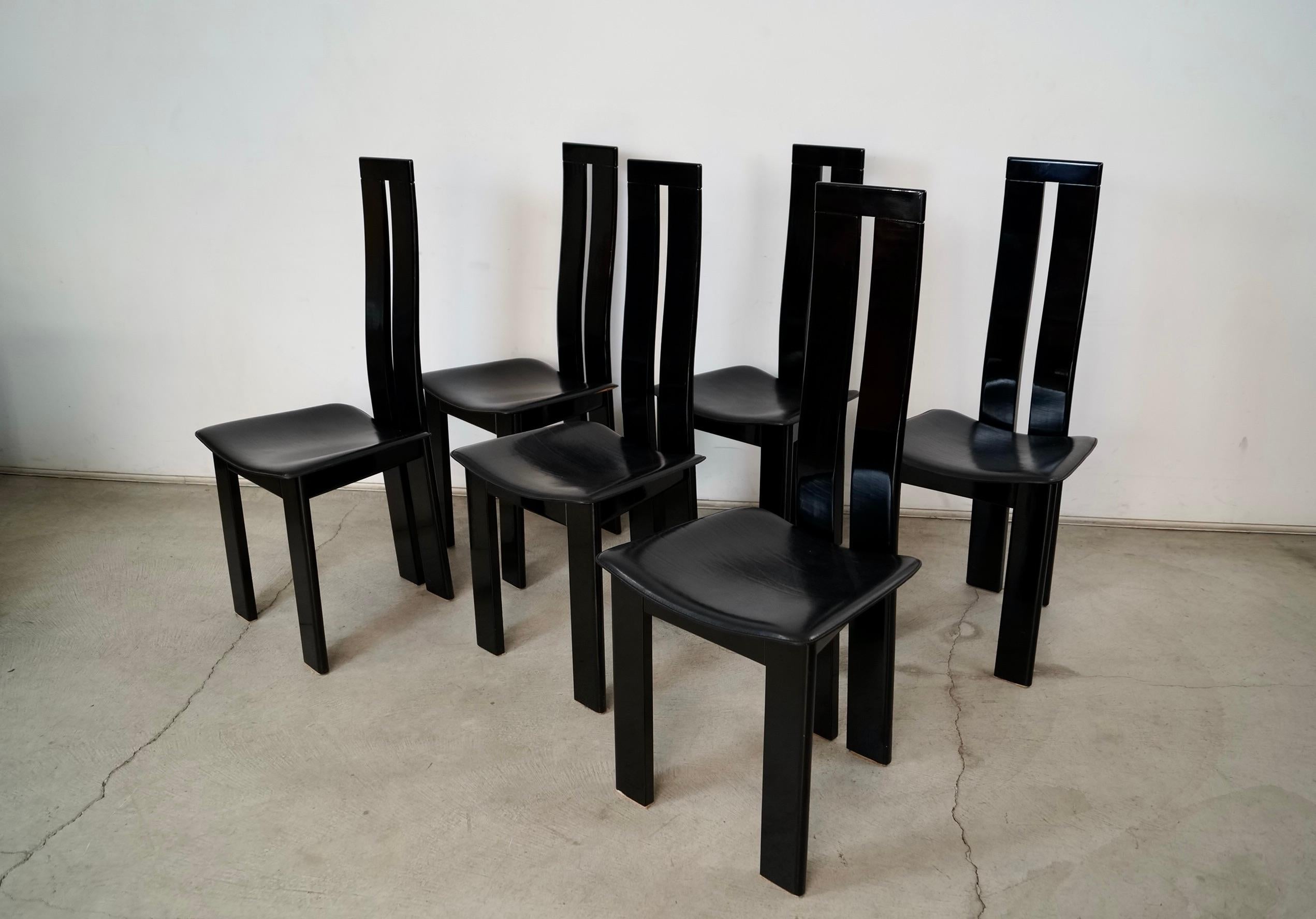 1980er Set von 6 postmodernen Pietro Costantini Esszimmerstühlen aus Lack und Leder im Angebot 2