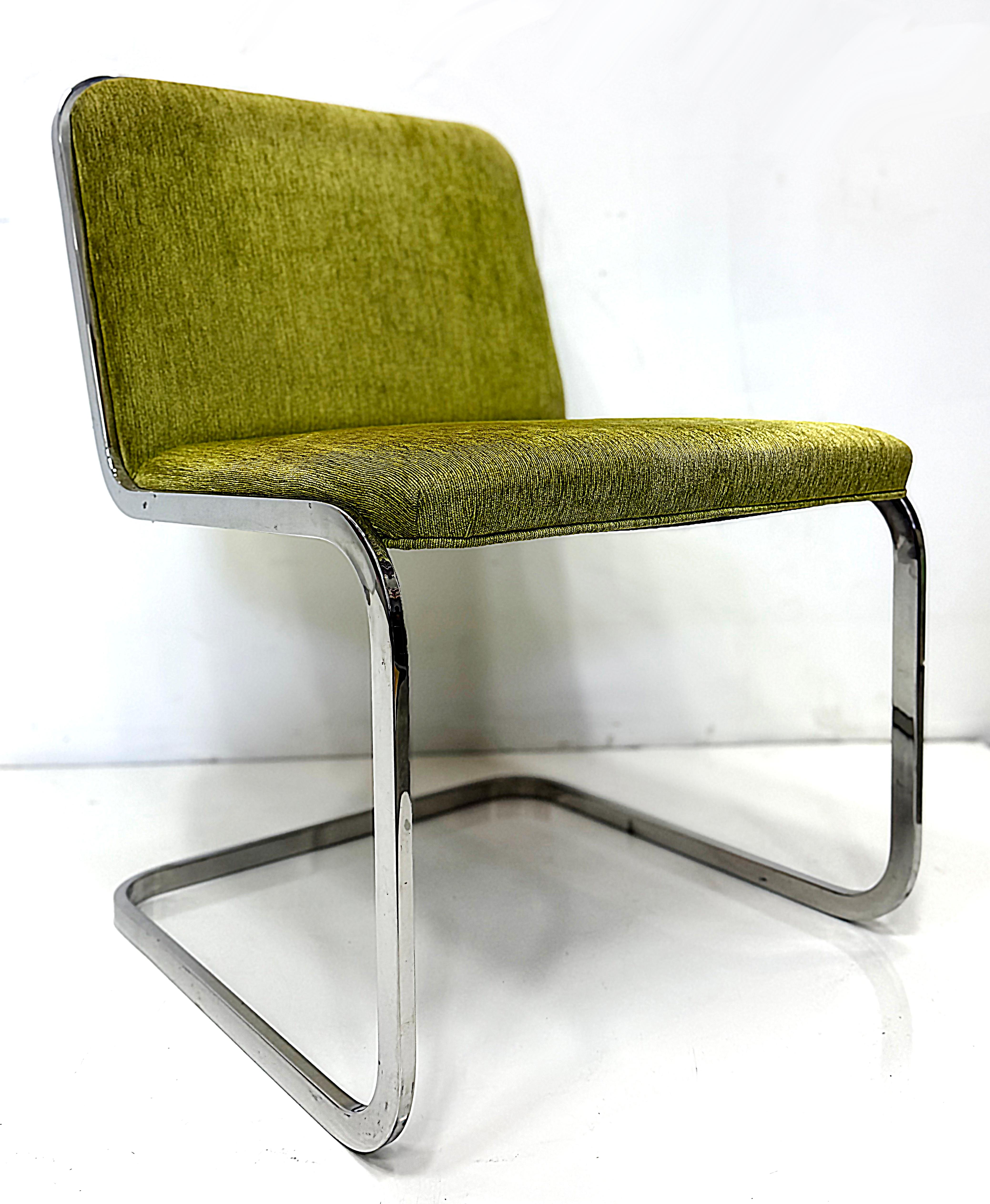 Juego de 8 sillas de comedor cantilever de acero cromado de los años 80, atribuido a Pace Furniture en Bueno estado para la venta en Miami, FL