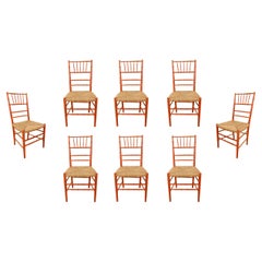 1980er Set von acht französischen Stühlen im provenzalischen Stil aus lackiertem Holz mit Sitz