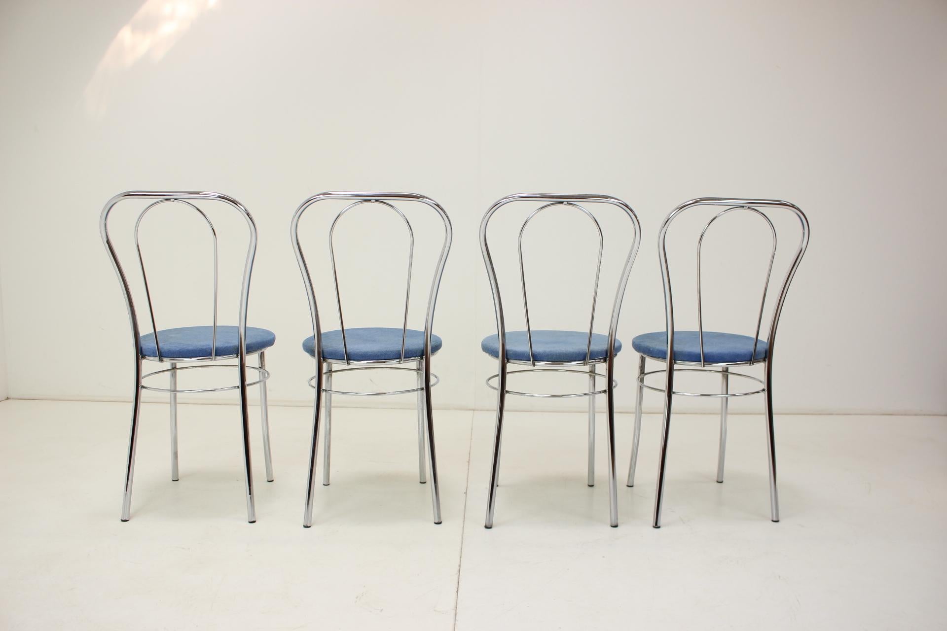Mid-Century Modern 1980s Set of Four Chrome Dining Chairs, Italy For Sale
