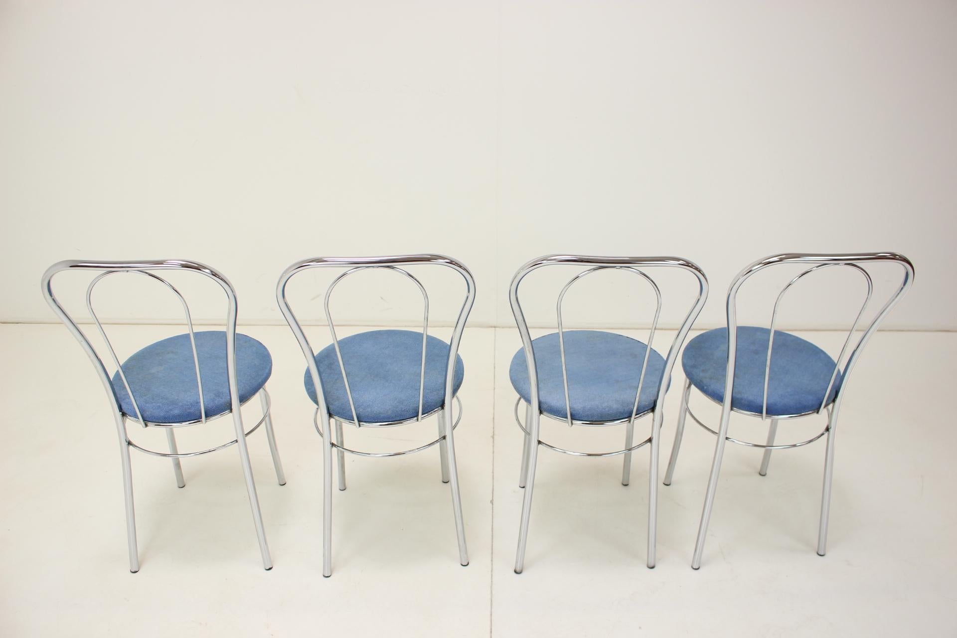 Italian 1980s Set of Four Chrome Dining Chairs, Italy For Sale
