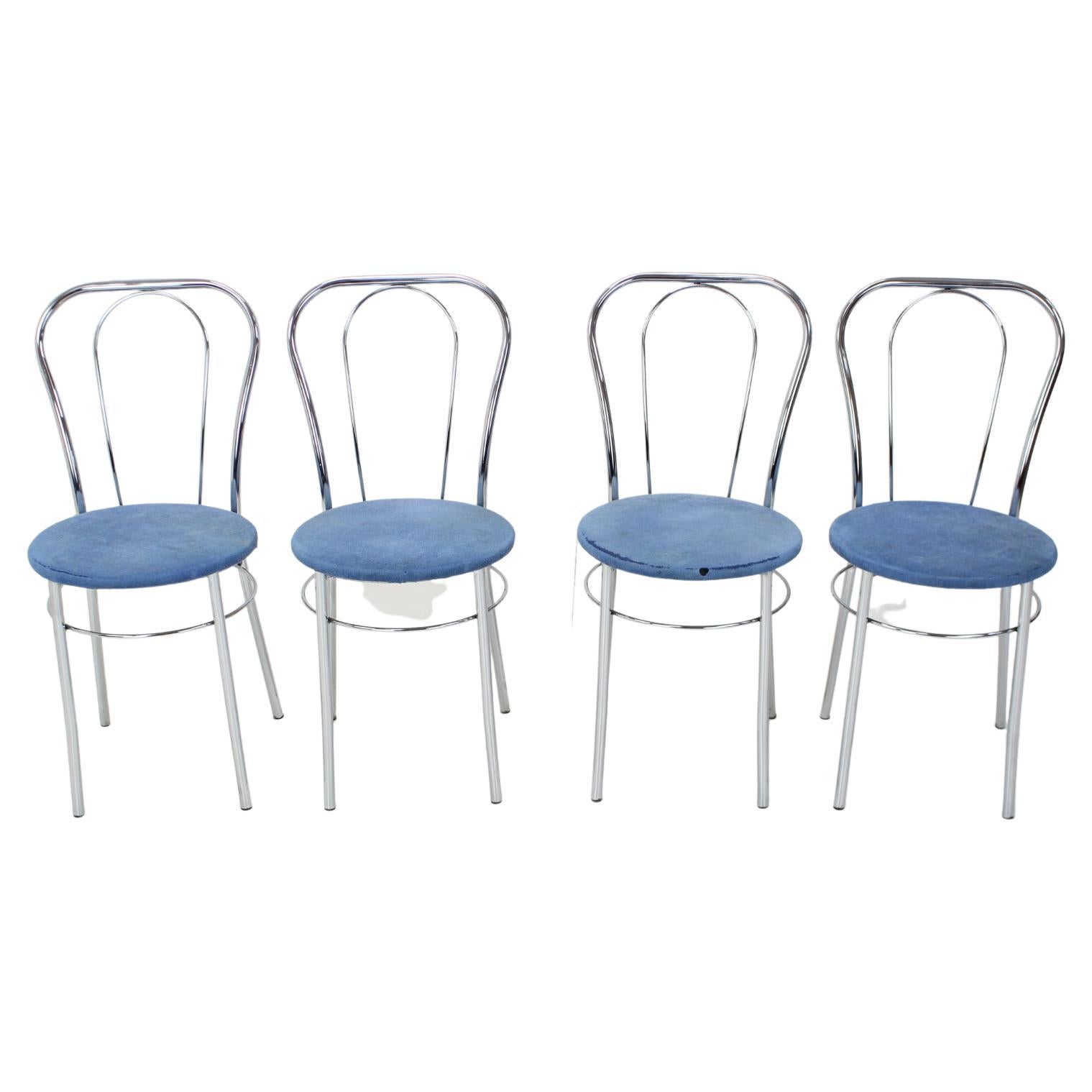 Ensemble de quatre chaises de salle à manger chromées des années 1980, Italie en vente