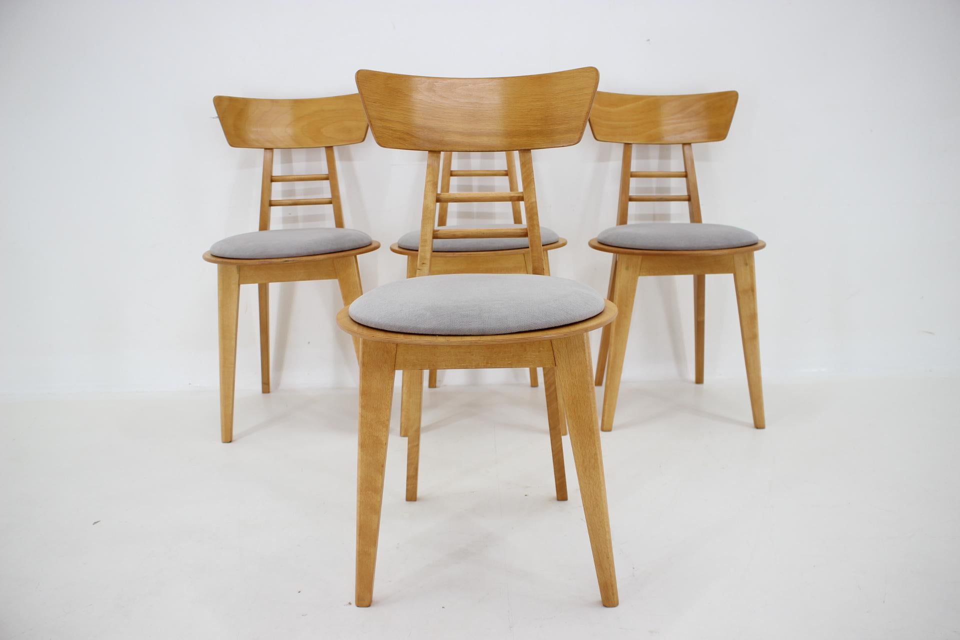 Mid-Century Modern 1980s Set of Four Dining Chairs by Ton, Czechoslovakia For Sale