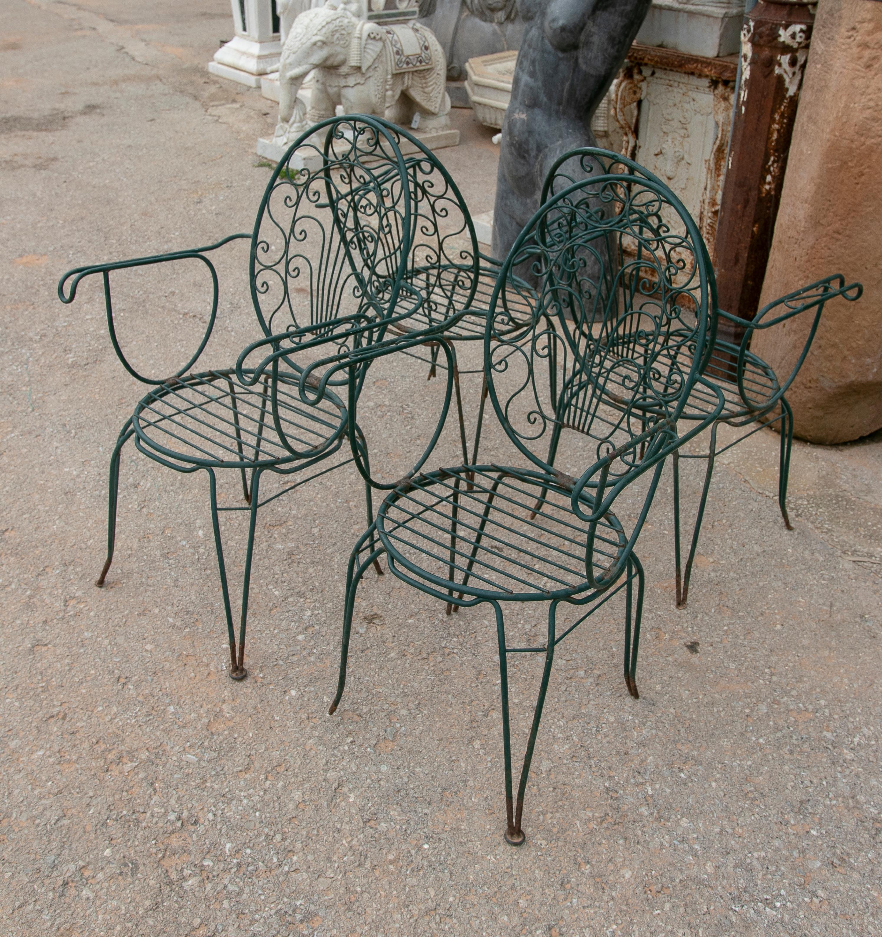 1980s Set of Four Green-Painted Iron Chairs  In Good Condition For Sale In Marbella, ES