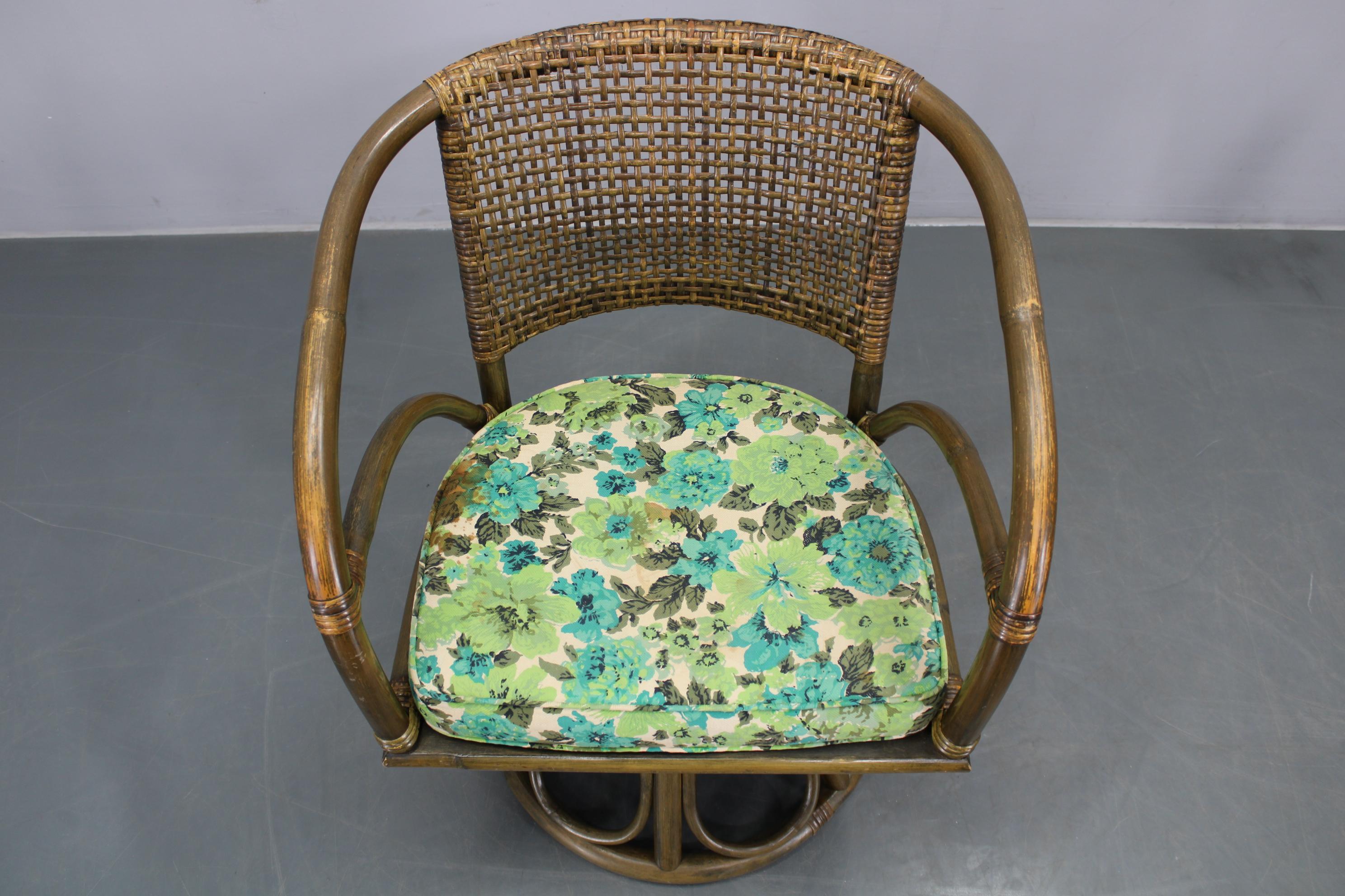 1980er Set aus vier Rattansesseln mit Stoffkissen im Angebot 11