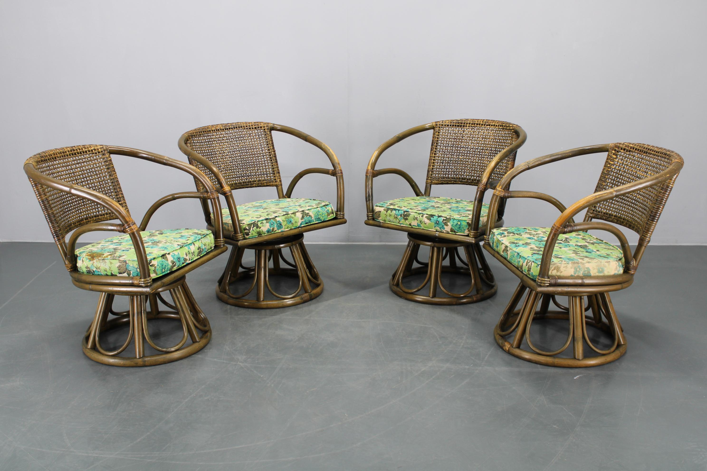 1980er Set aus vier Rattansesseln mit Stoffkissen (Europäisch) im Angebot