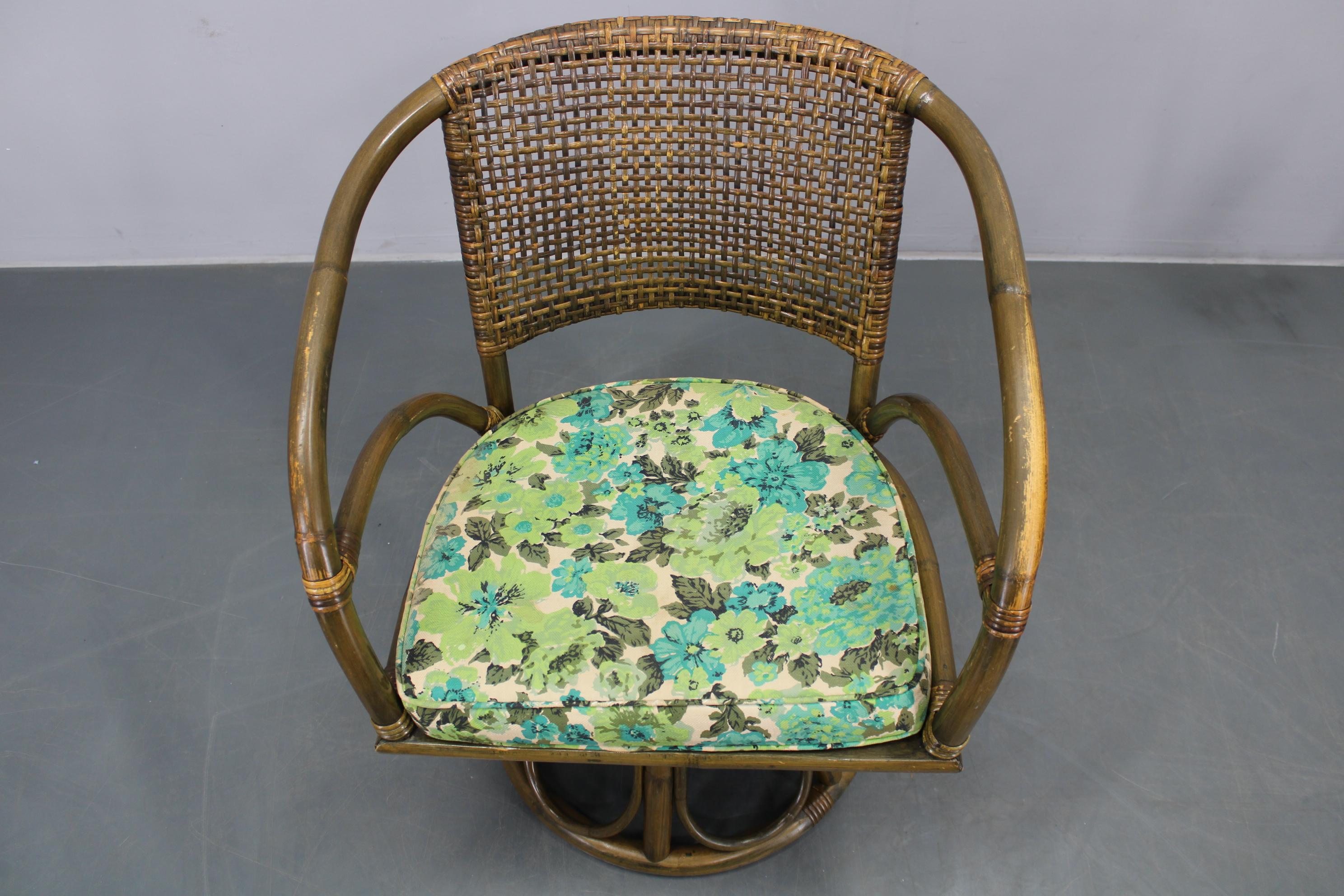 1980er Set aus vier Rattansesseln mit Stoffkissen im Angebot 1