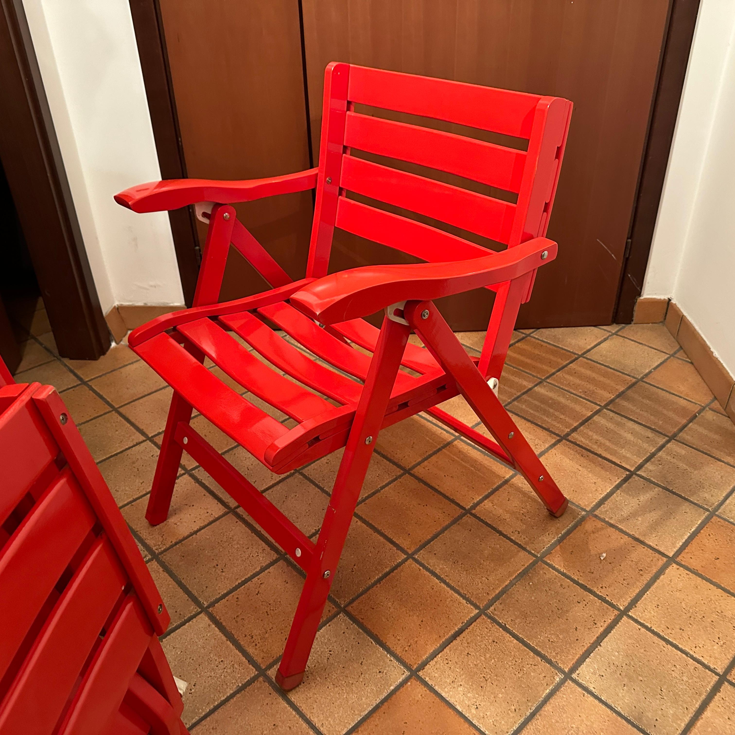 Ensemble de quatre chaises de jardin pliantes orange de style Reguitti des années 1980 en vente 3
