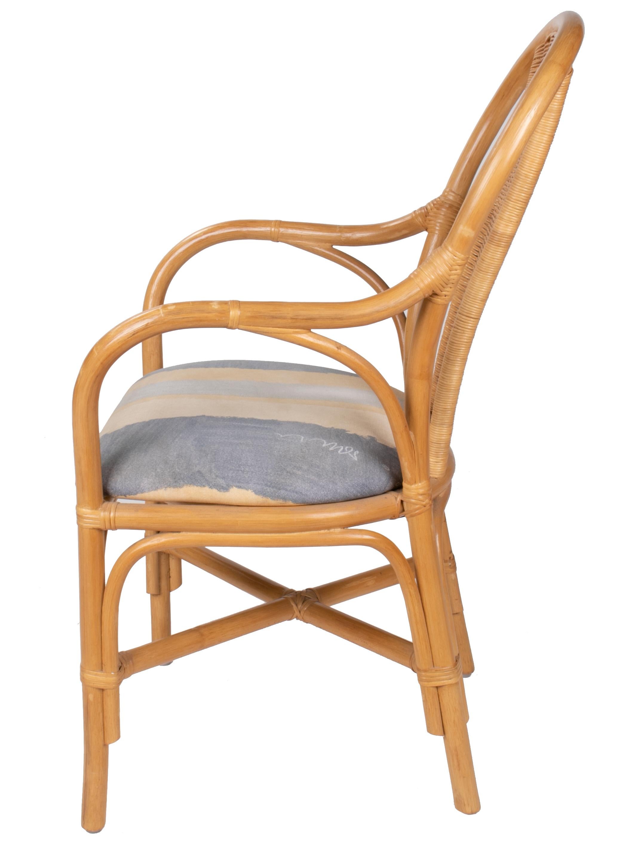 Set aus vier spanischen gepolsterten Sesseln aus Bambus und Korbweide, 1980er Jahre im Angebot 1