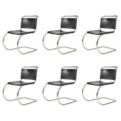 Ensemble de six chaises de salle à manger Mies van der Rohe MR10 et MR20 en acier et cuir des années 1980