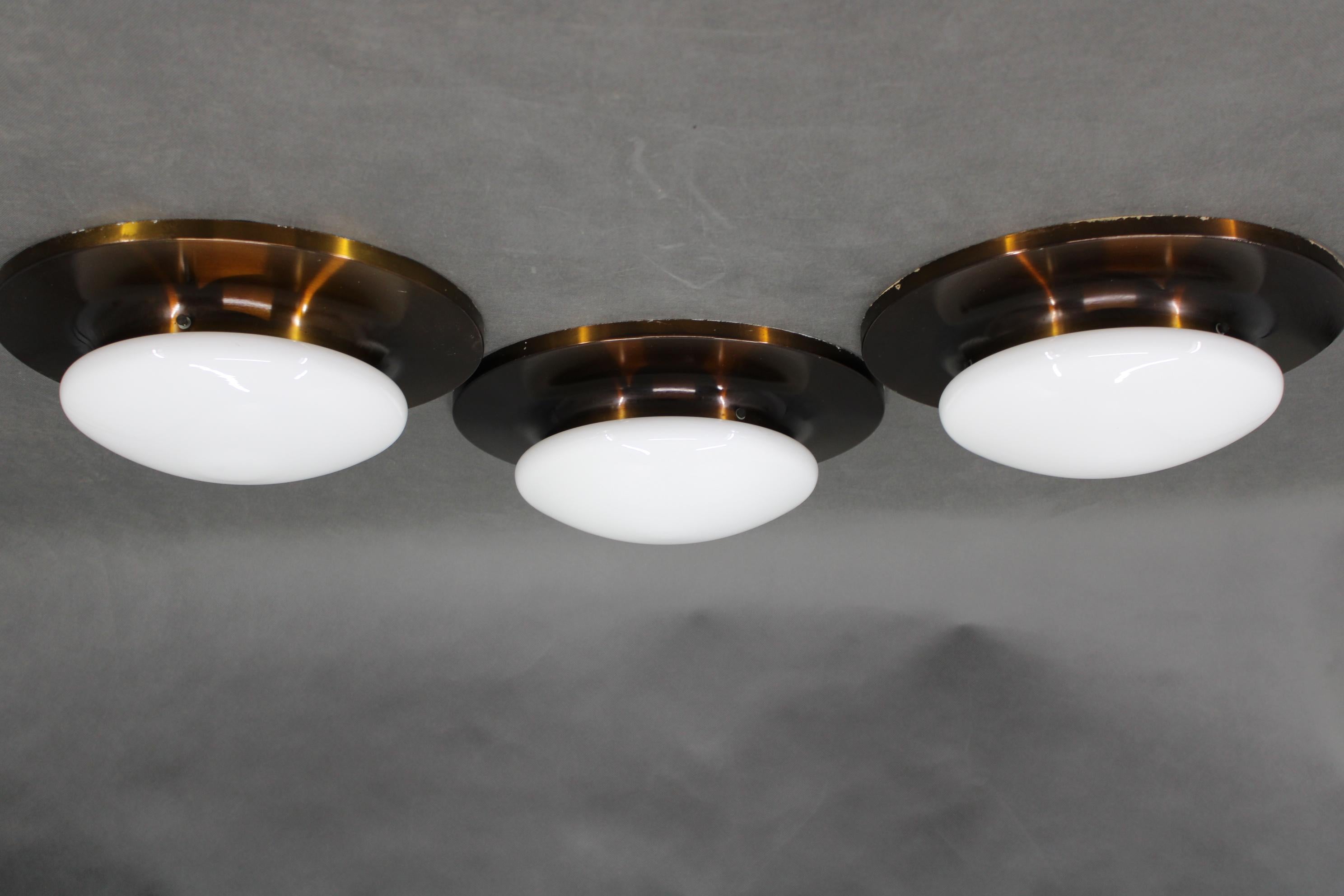 Mid-Century Modern 1980 Ensemble de trois Lights de style Art déco en vente