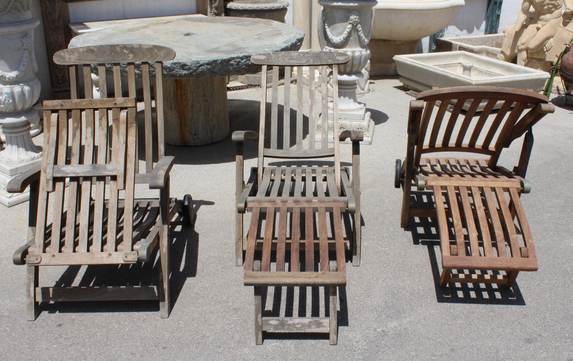 1980s Set of Three English Teak Wood Loungers In Good Condition For Sale In Marbella, ES