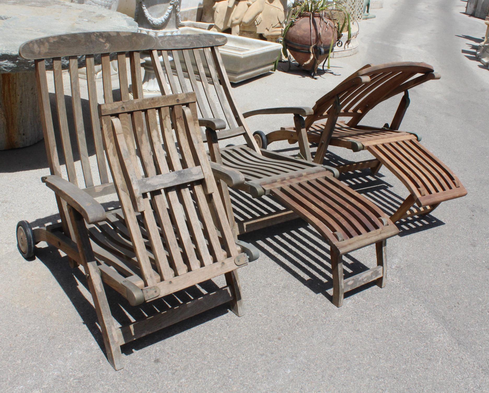 1980 Ensemble de trois chaises longues en bois de teck anglais en vente 1
