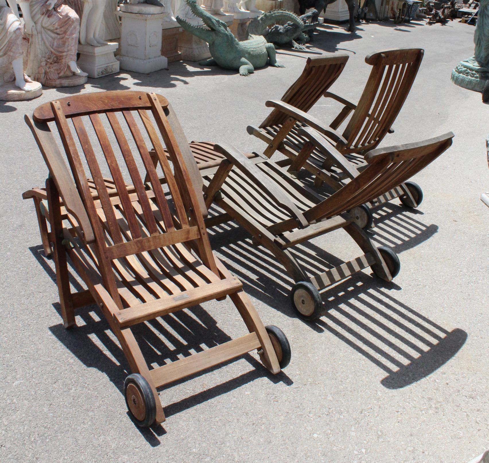 1980 Ensemble de trois chaises longues en bois de teck anglais en vente 3