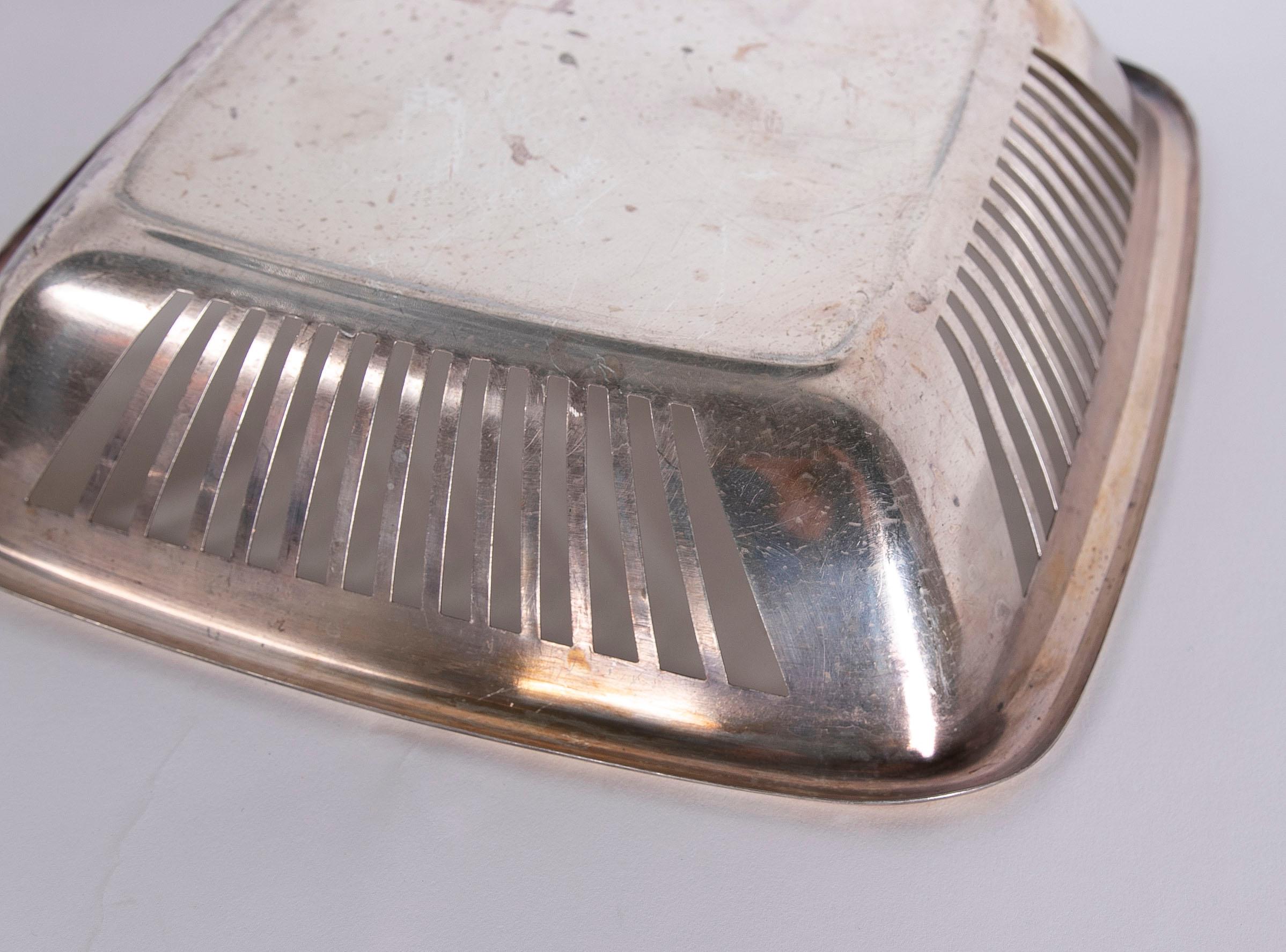 1980s Set of Three Square Silver Plated Metal Trays For Sale 9