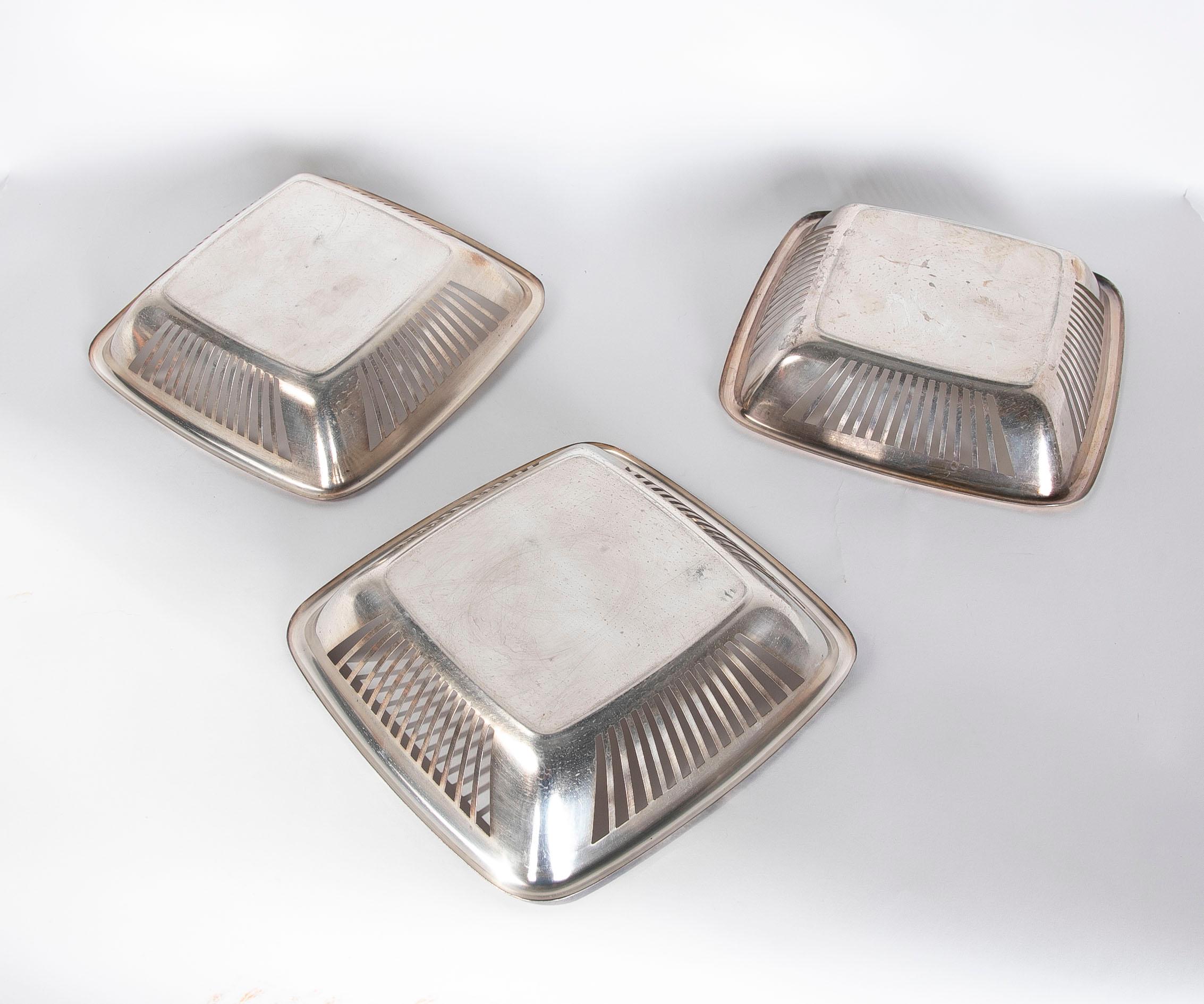 1980s Set of Three Square Silver Plated Metal Trays For Sale 11