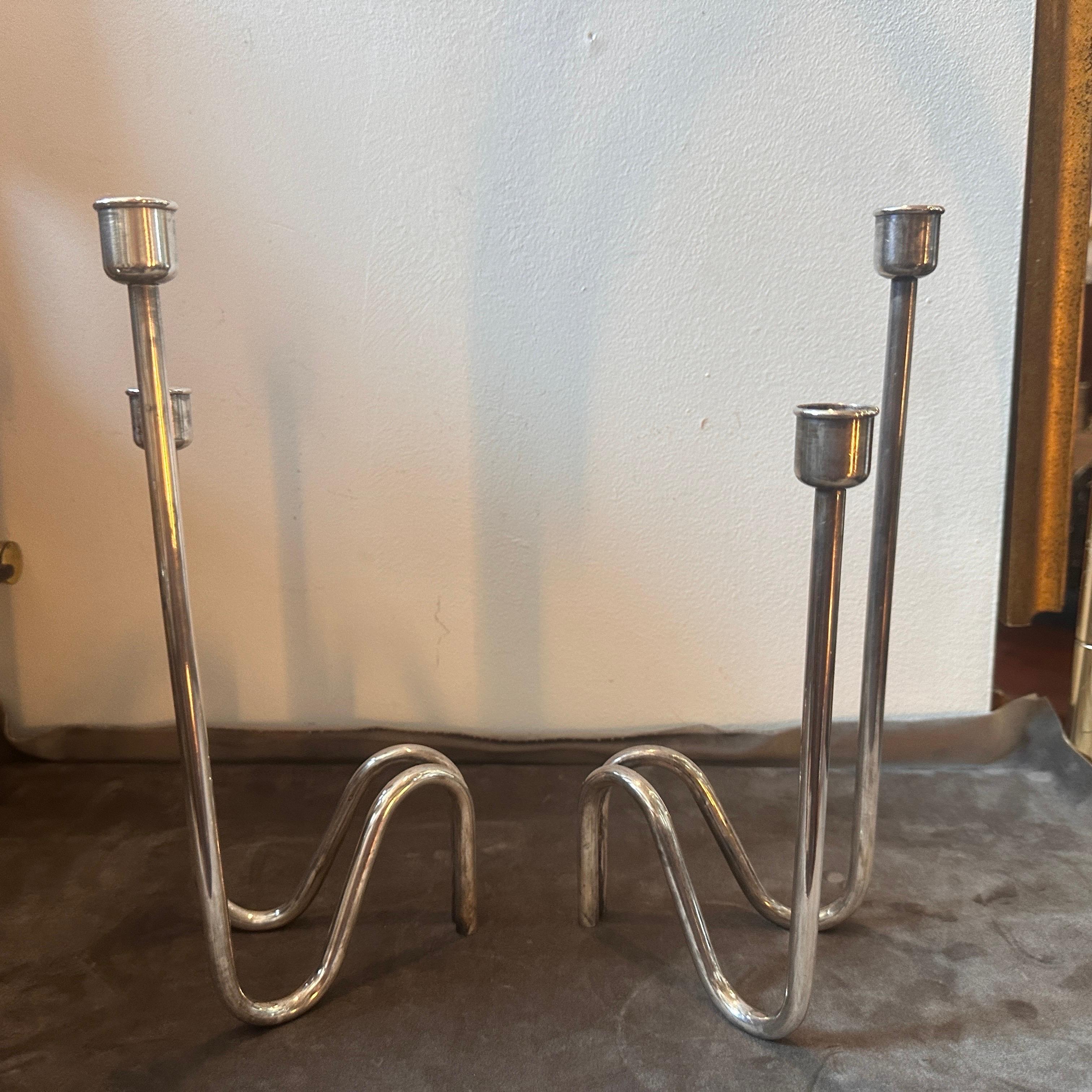 1980s Set of Two Iconic Lino Sabattini Minimalist Silver Plated Candelabras In Good Condition For Sale In Aci Castello, IT