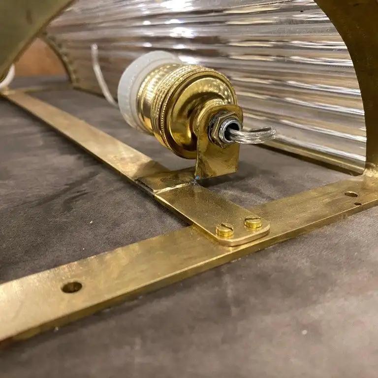 Two Sciolari Style Mid-Century Modern Brass and Glass Italian Wall Sconces For Sale 6