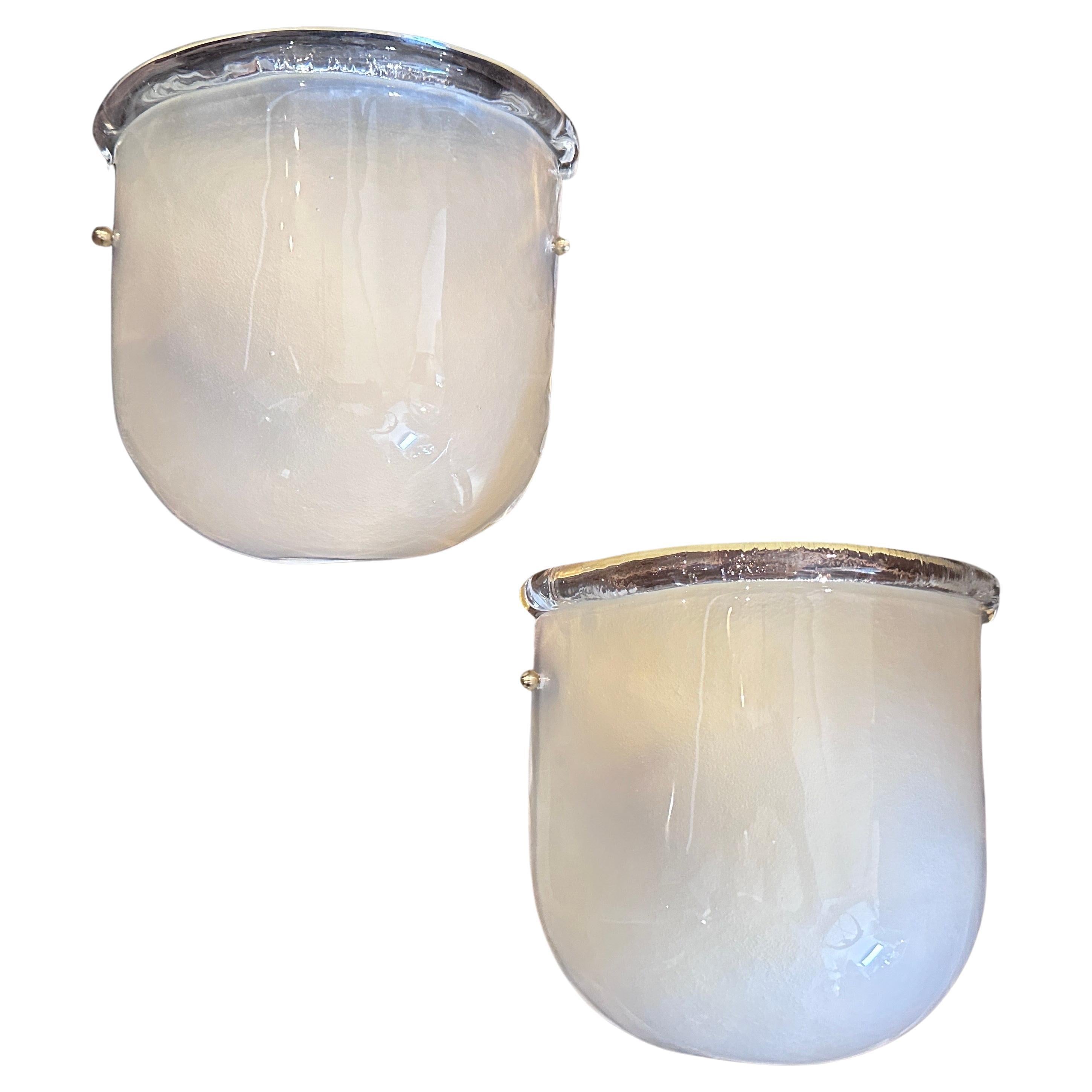 Two 1980s Barovier Style Mid-Century Modern Brass and Murano Glass Wall Sconces For Sale