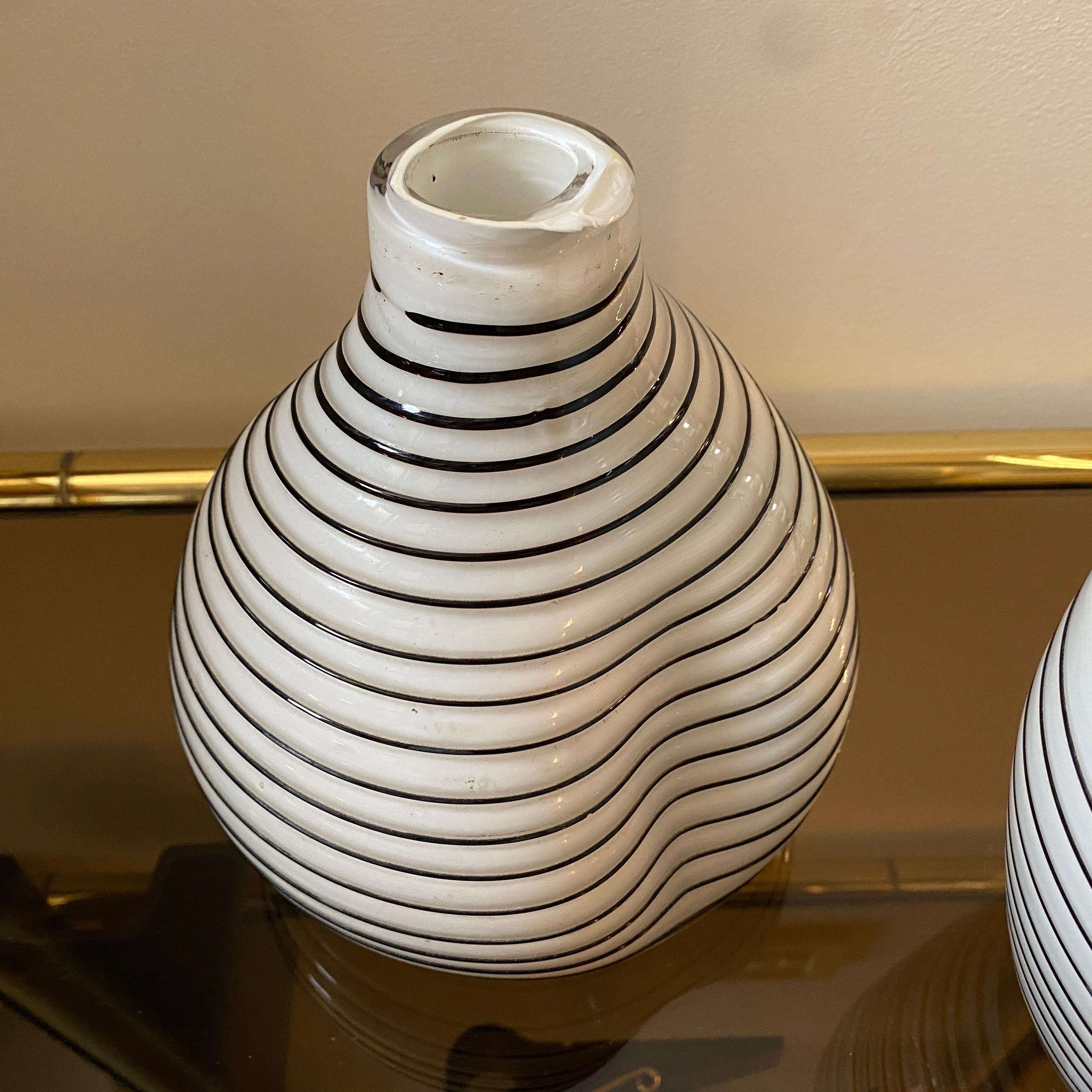 1980s Set of Two Modernist White and Black Stripes Murano Glass Vases In Good Condition In Aci Castello, IT