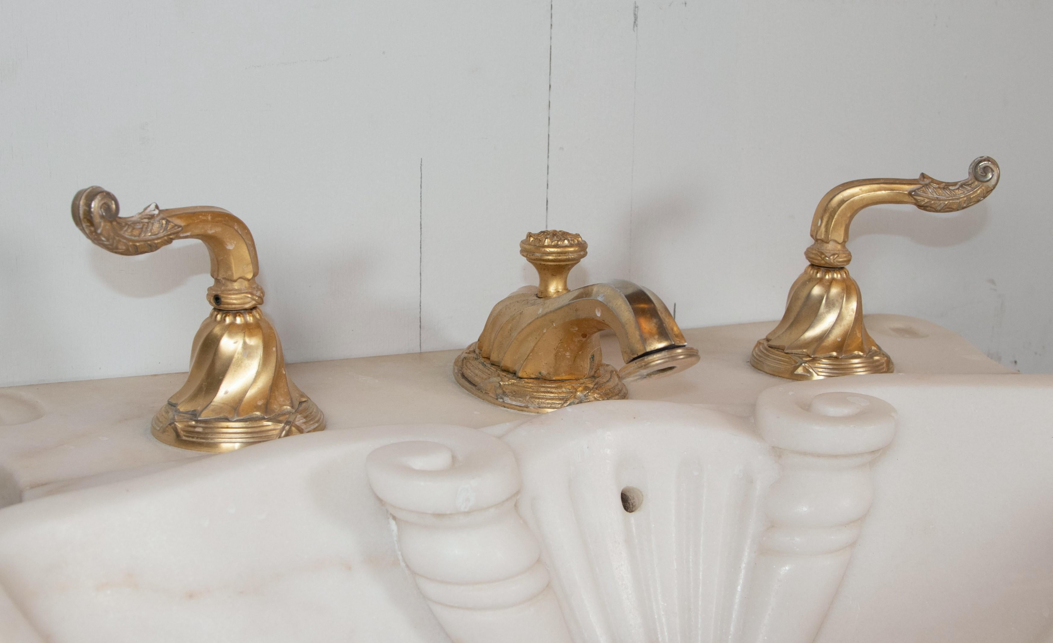 1980s Sheryl Wagner Clamshell White Marble Sink w Gilt Hardware In Good Condition In New York, NY