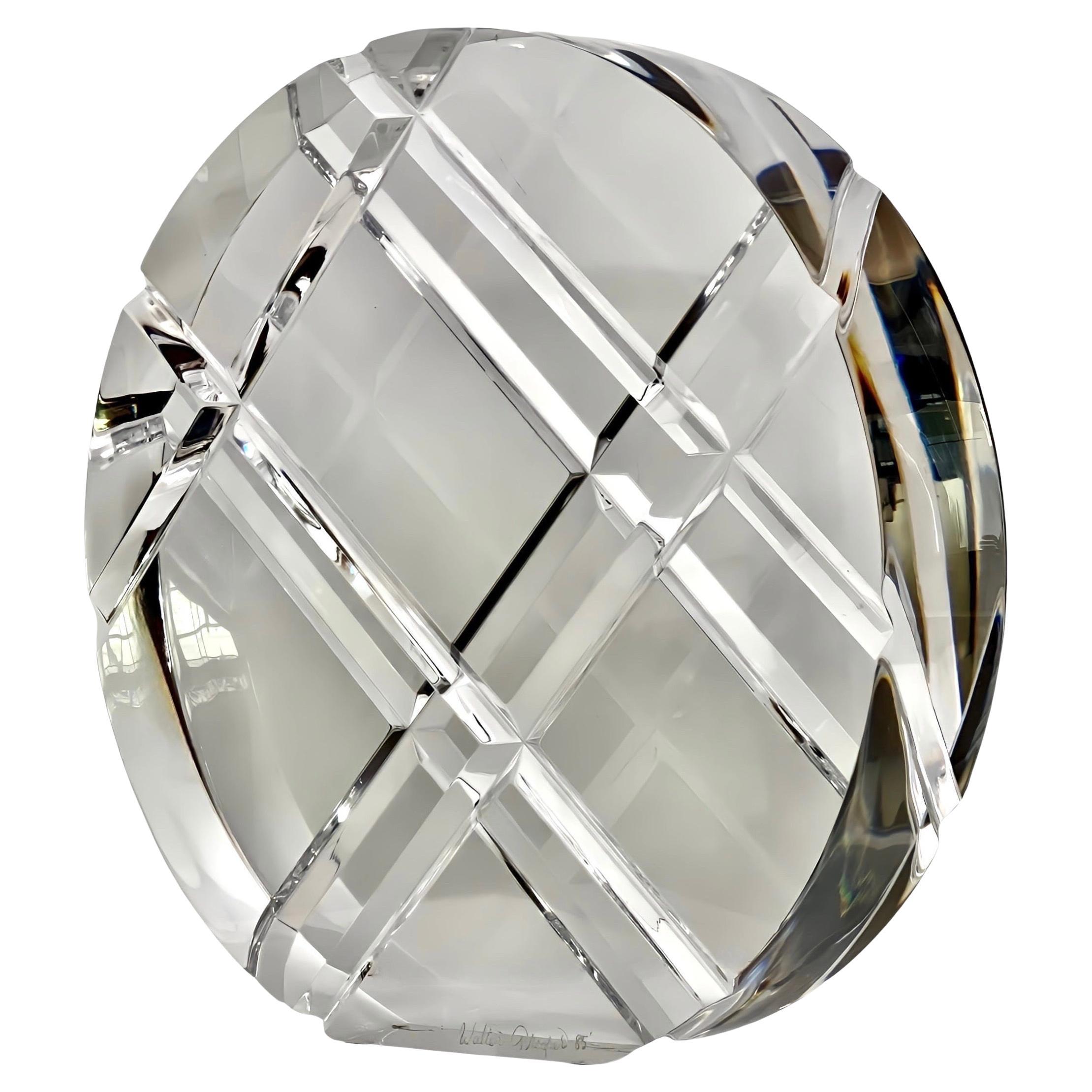 Scultura geometrica rotonda in lucite degli anni '80 firmata da Walter Prosper