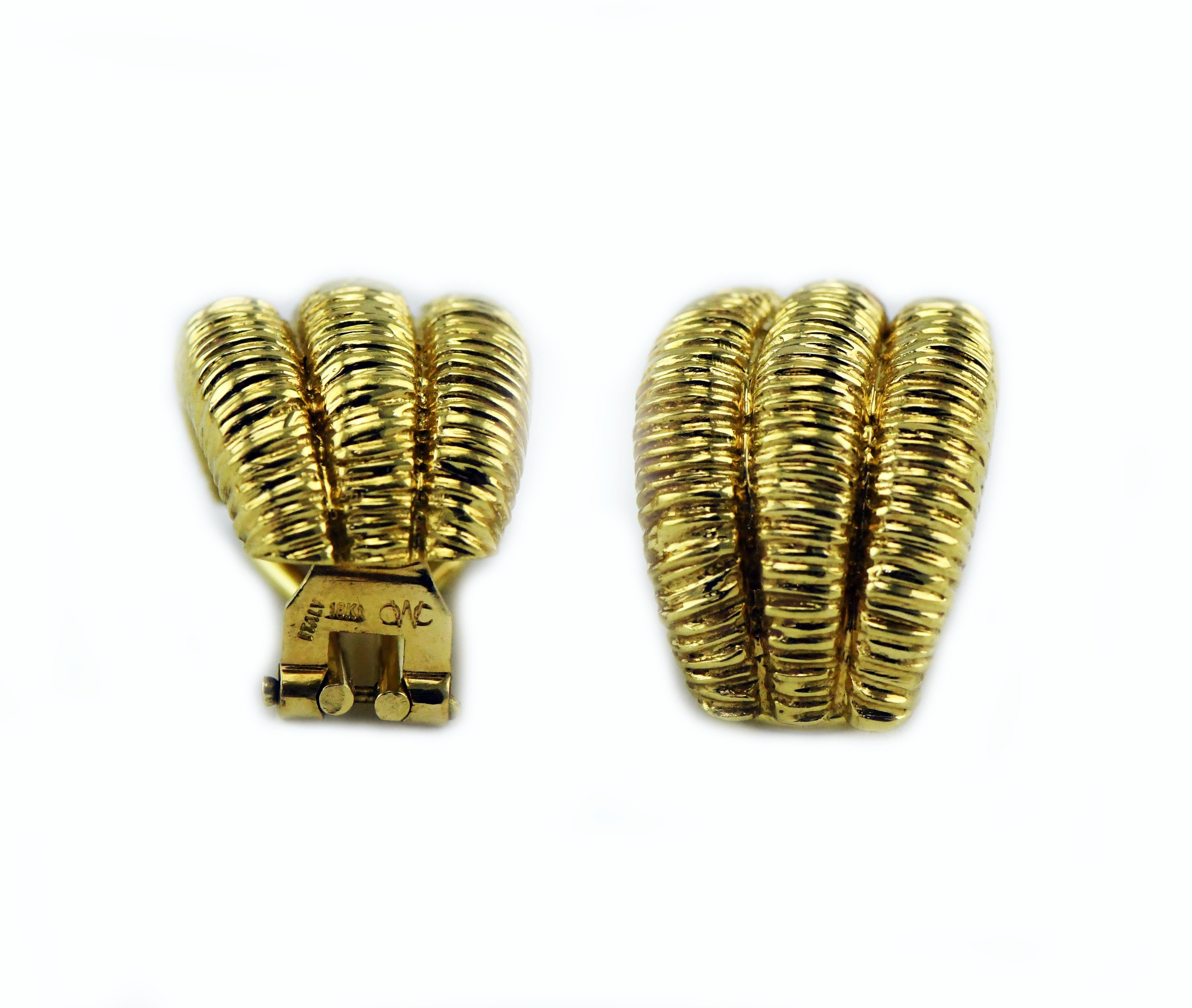 1980s Signed OWC 18k Solid Gold Italian Earrings. These beautiful vintage 18 karat solid yellow gold earrings are stamped OWC and dates the 1980s. OWC was founded in 1977 in Italy.