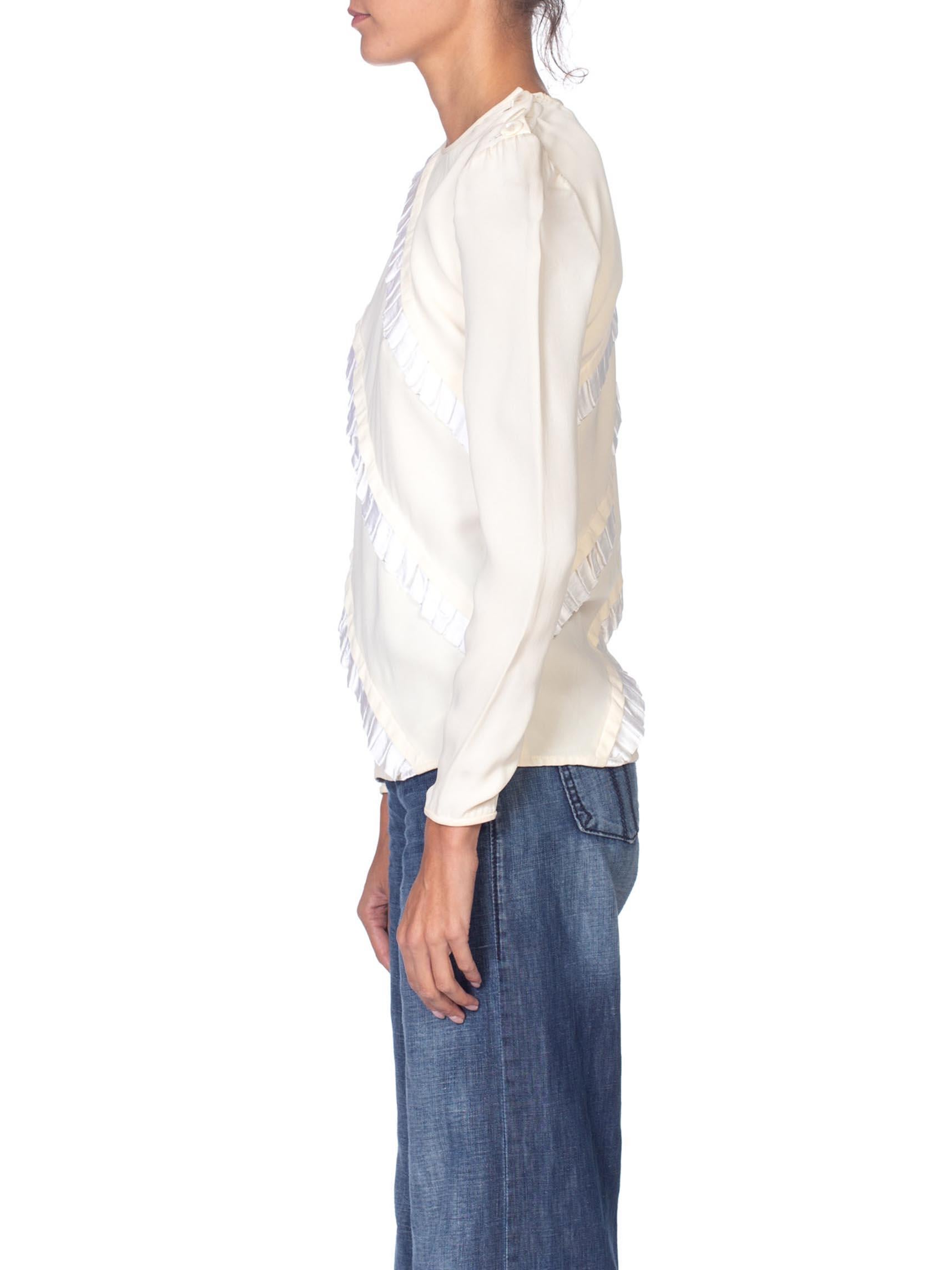 1980'S Ivory Silk Crepe Top With Pleated Ruffles And Shell Buttons In Excellent Condition For Sale In New York, NY