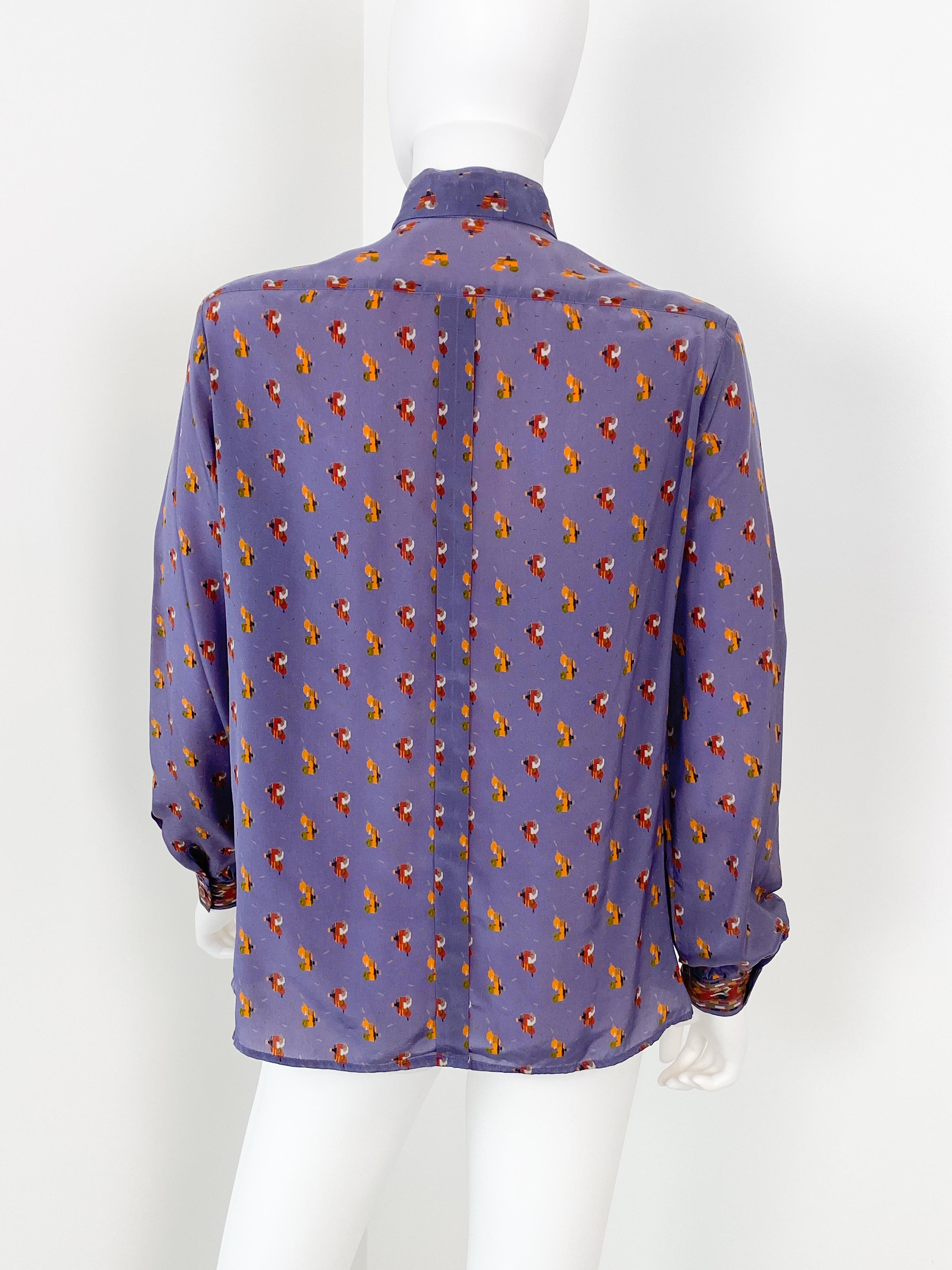 Chemisier en viscose soie violet avec décor imprimé des années 1980, taille 6 en vente 5