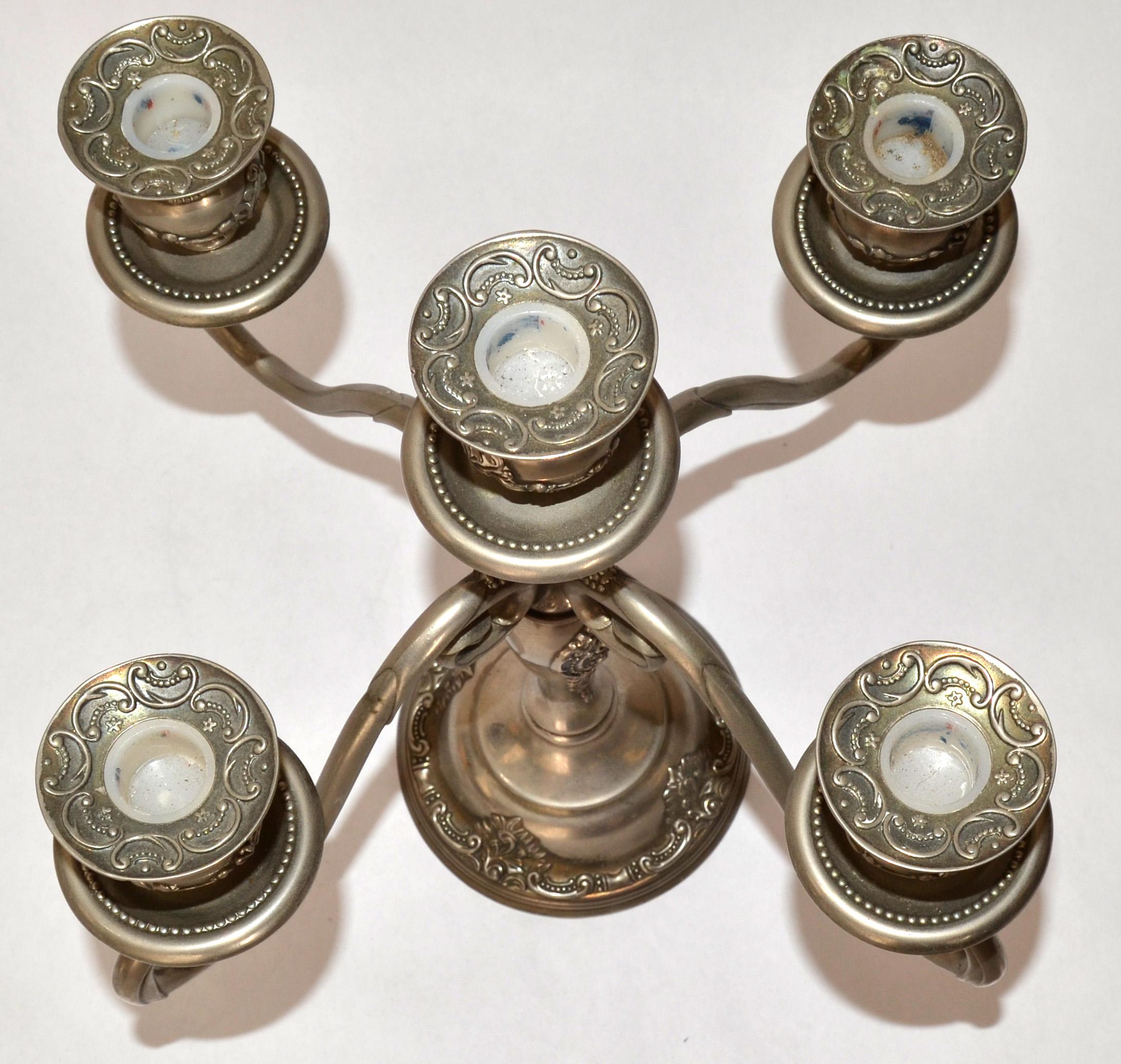 Candelabro a 5 luci GSA Godinger Silver Art British Colonial placcato in argento del 1980 in vendita 5