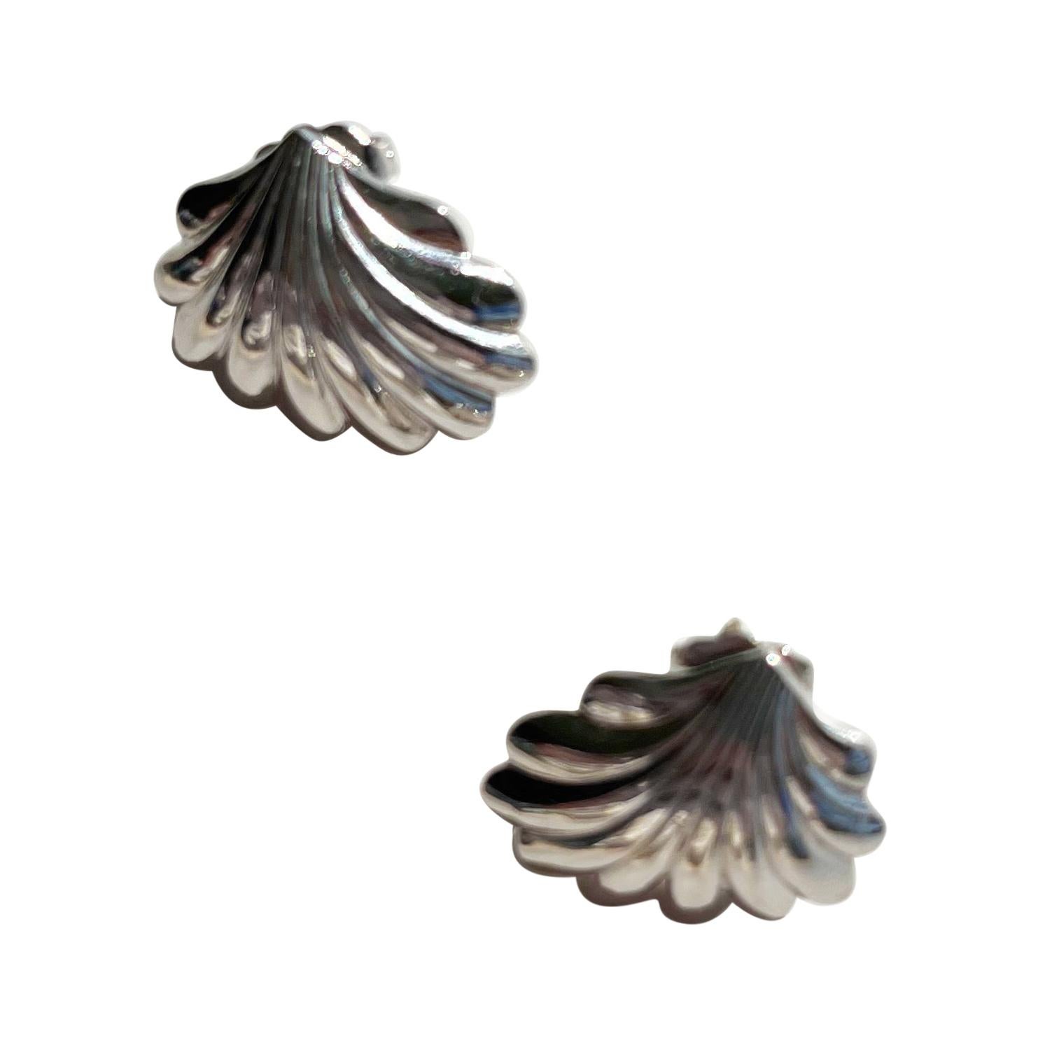 1980s Silvertone Shell Earrings for Pierced Ears For Sale