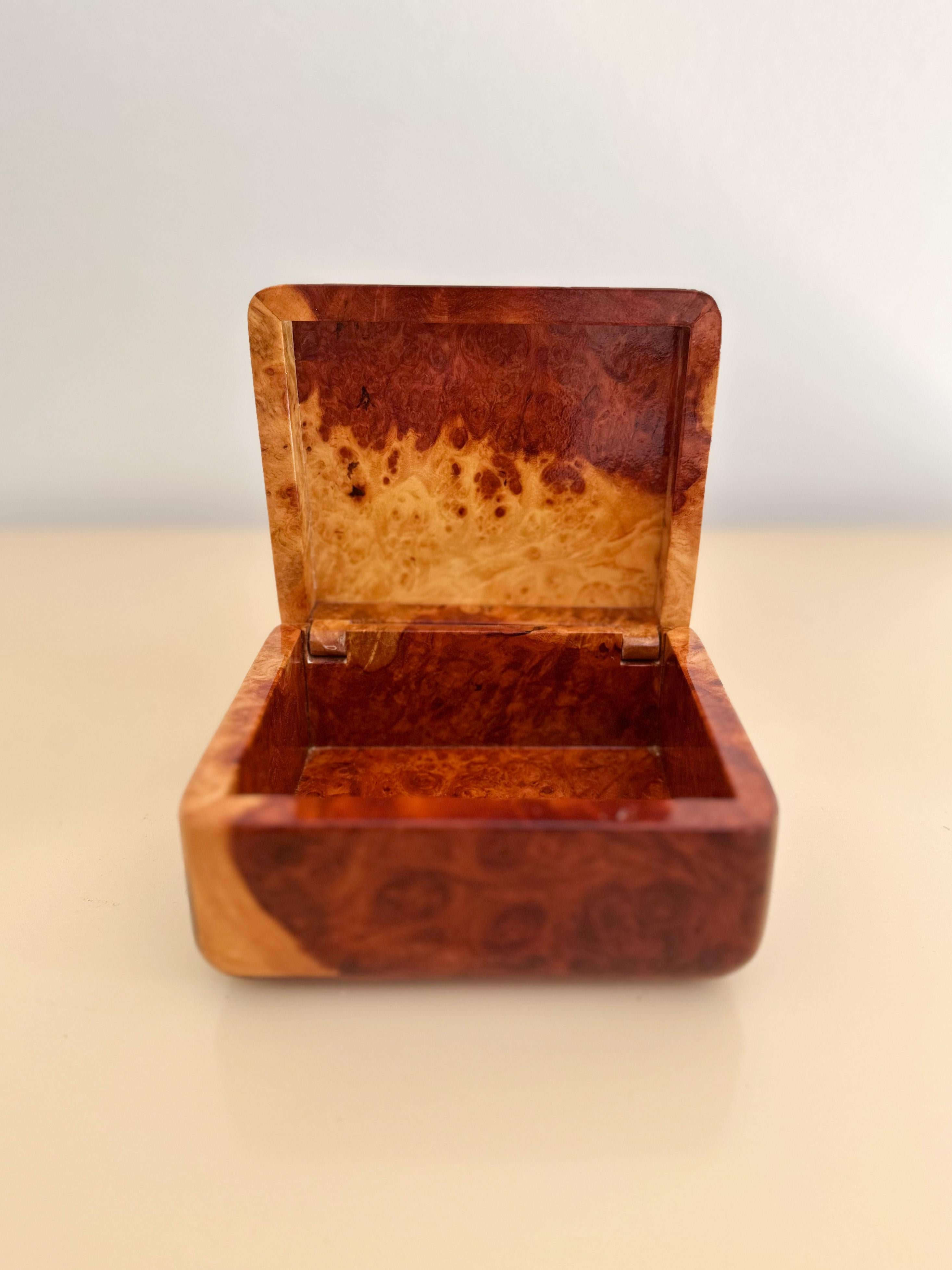 Late 20th Century 1980s Small Lacquered Burlwood Trinket Box For Sale