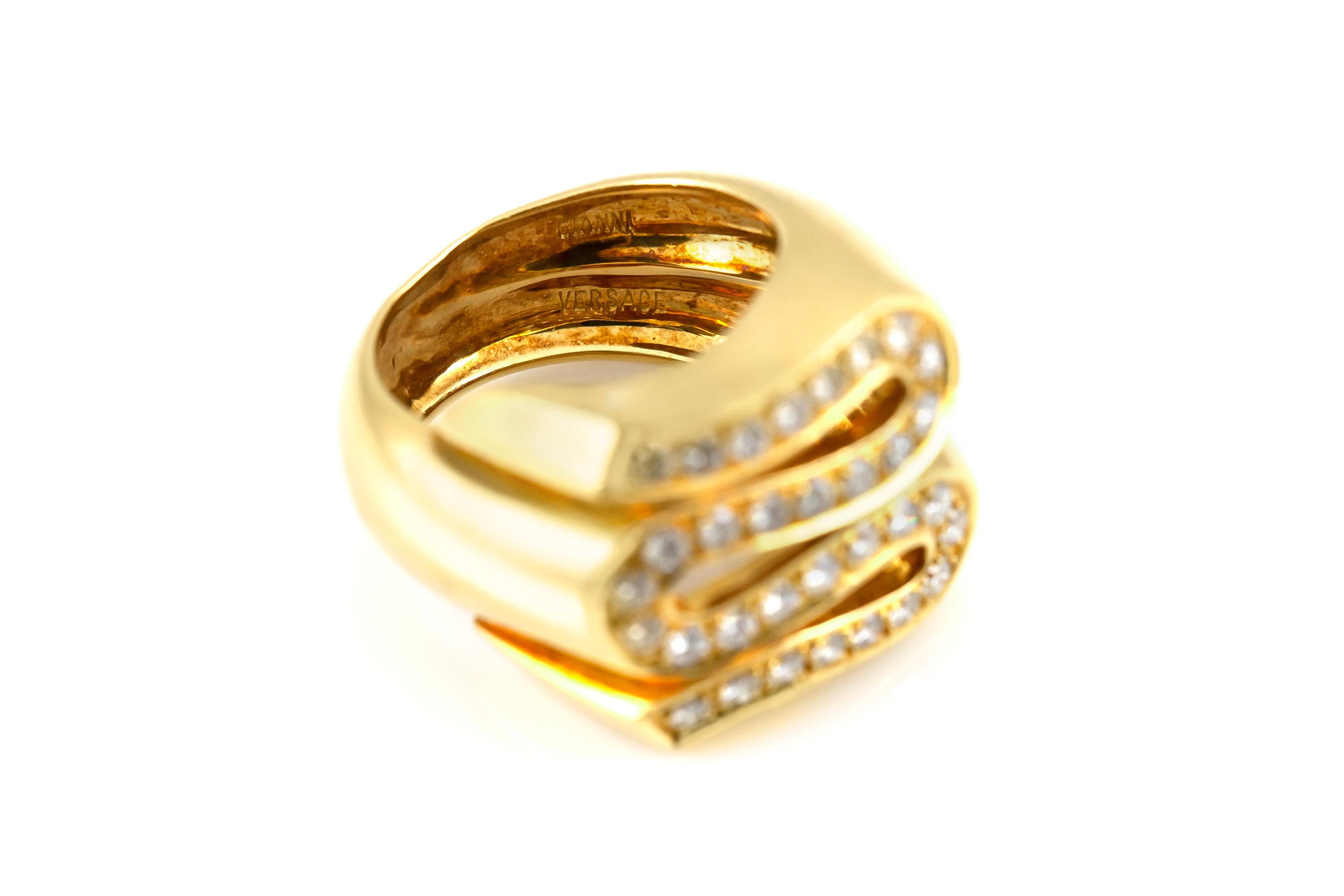 The ring is finely crafted in 18k yellow gold with diamonds weighing approximately total of 1.00 carat.
Circa 1980