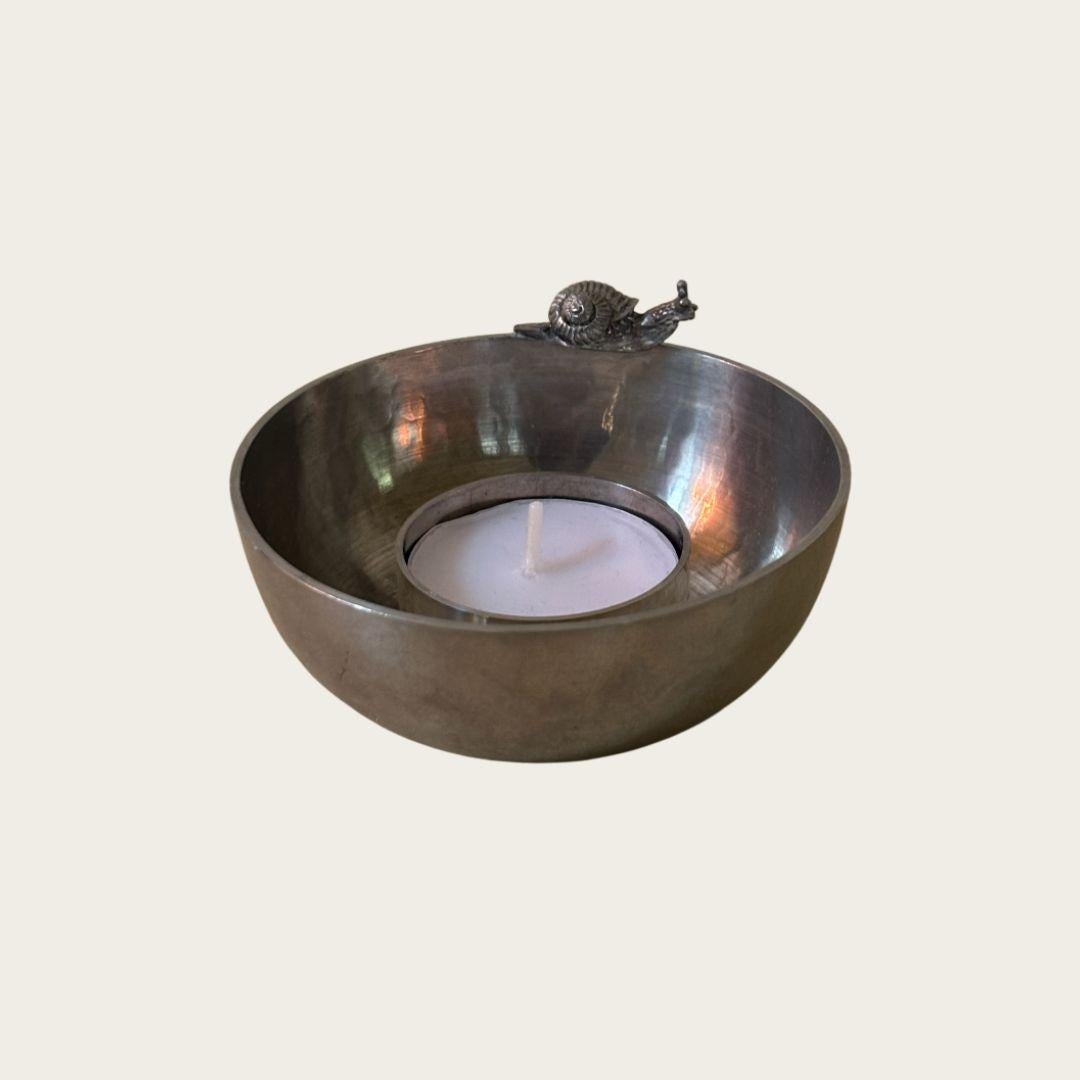 Piatto ad anello a forma di lumaca del 1980 / Porta tealight In condizioni buone in vendita a Brooklyn, NY