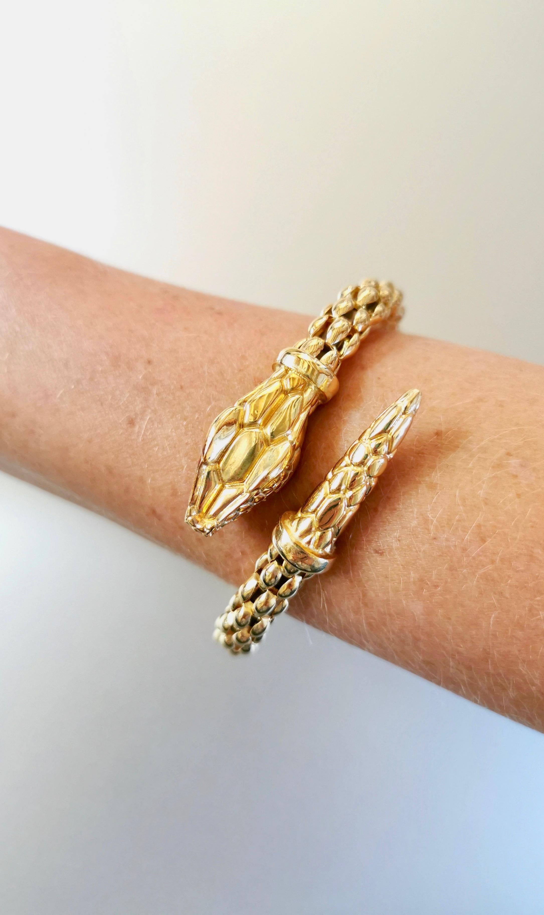 Bracelet serpent en or jaune 18 carats des années 1980 en vente 1