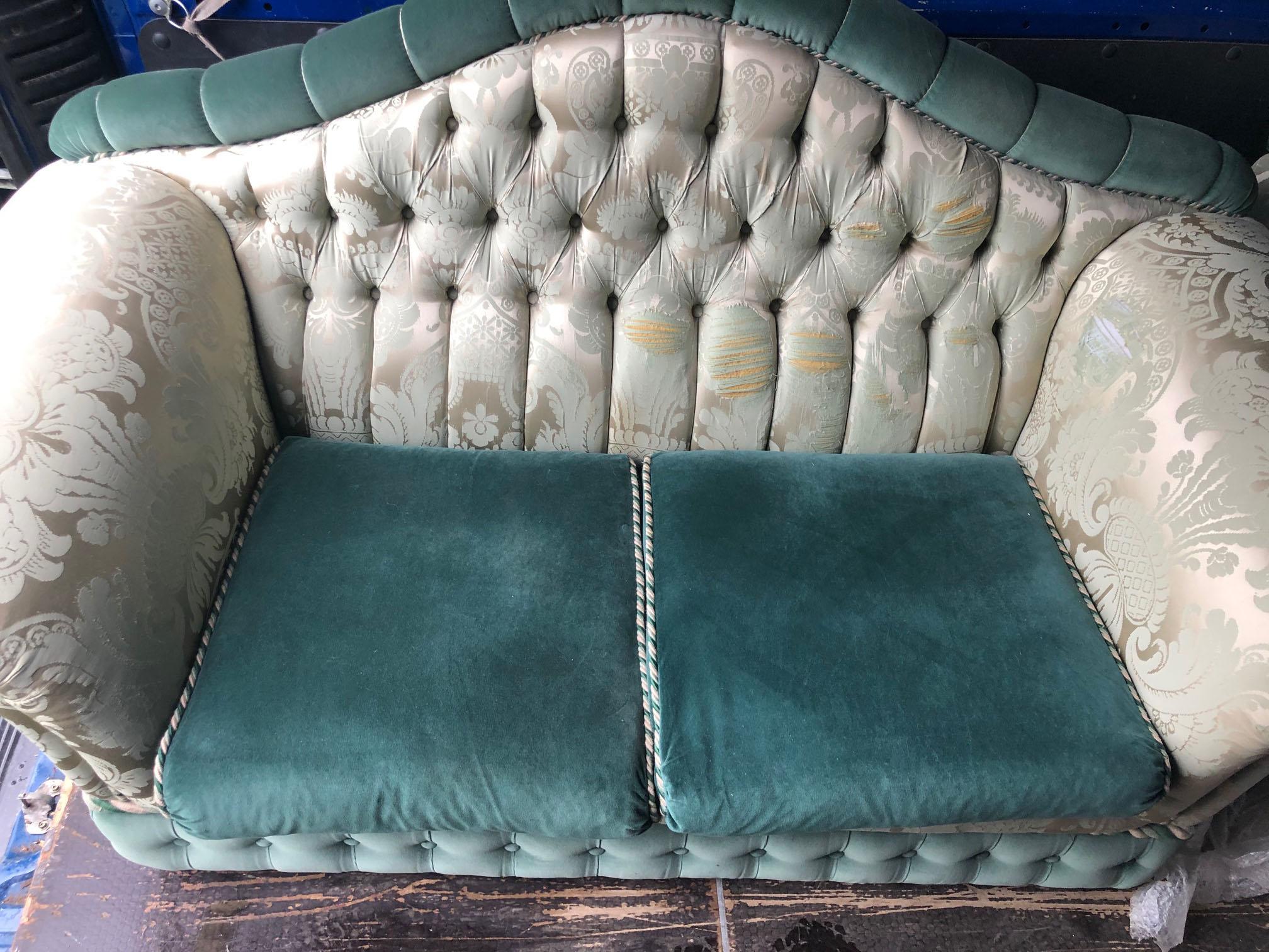 Original armchair and sofa from 1980, produced by the renowned Zanaboni company of Milan Italy, leader in luxury.
The upholstery is in silk, of a very refined color.
The armchair has only a small tear on the low side which is covered by the green