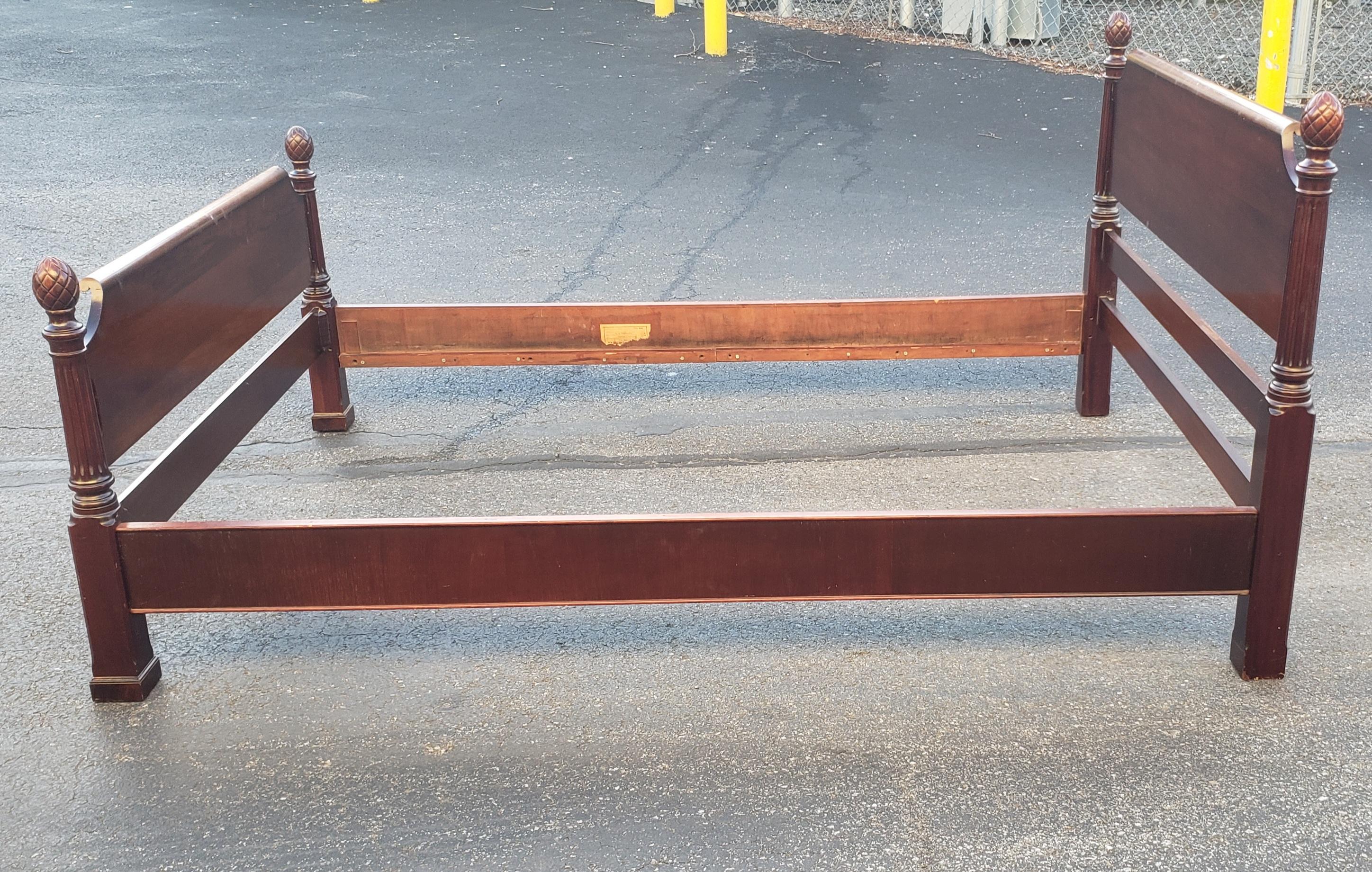 1980s Solid Mahogany Pineapple Full Size Bedstead For Sale 1