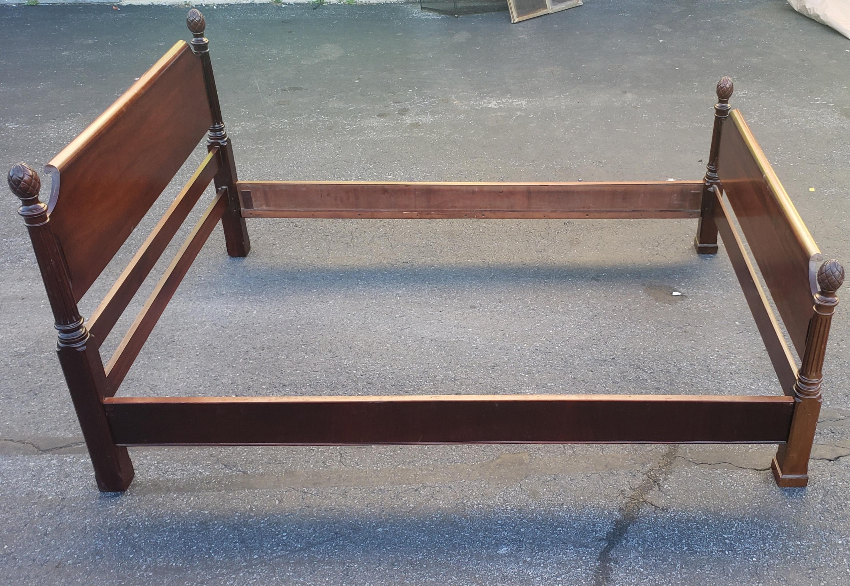 1980s Solid Mahogany Pineapple Full Size Bedstead For Sale 3
