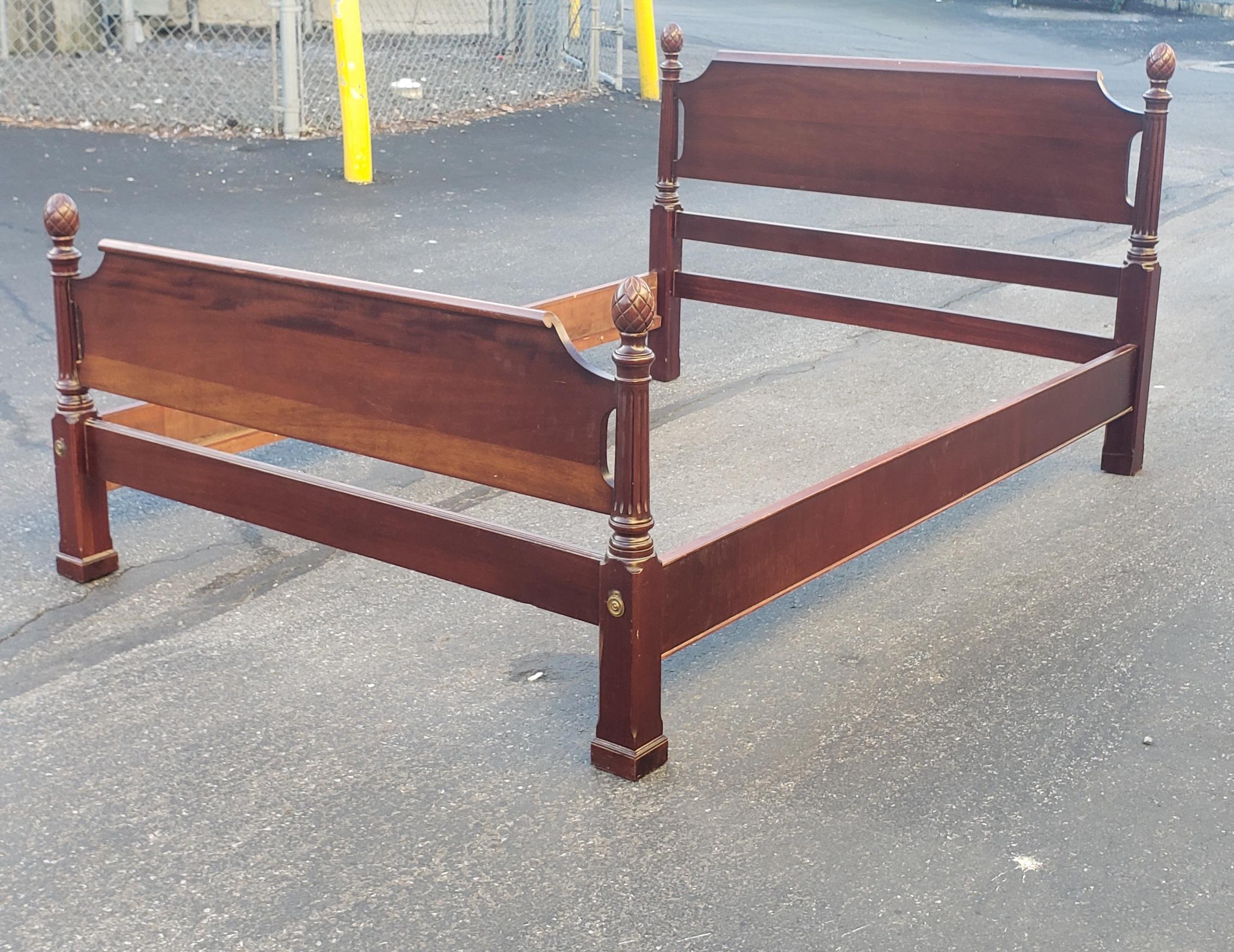 American 1980s Solid Mahogany Pineapple Full Size Bedstead For Sale