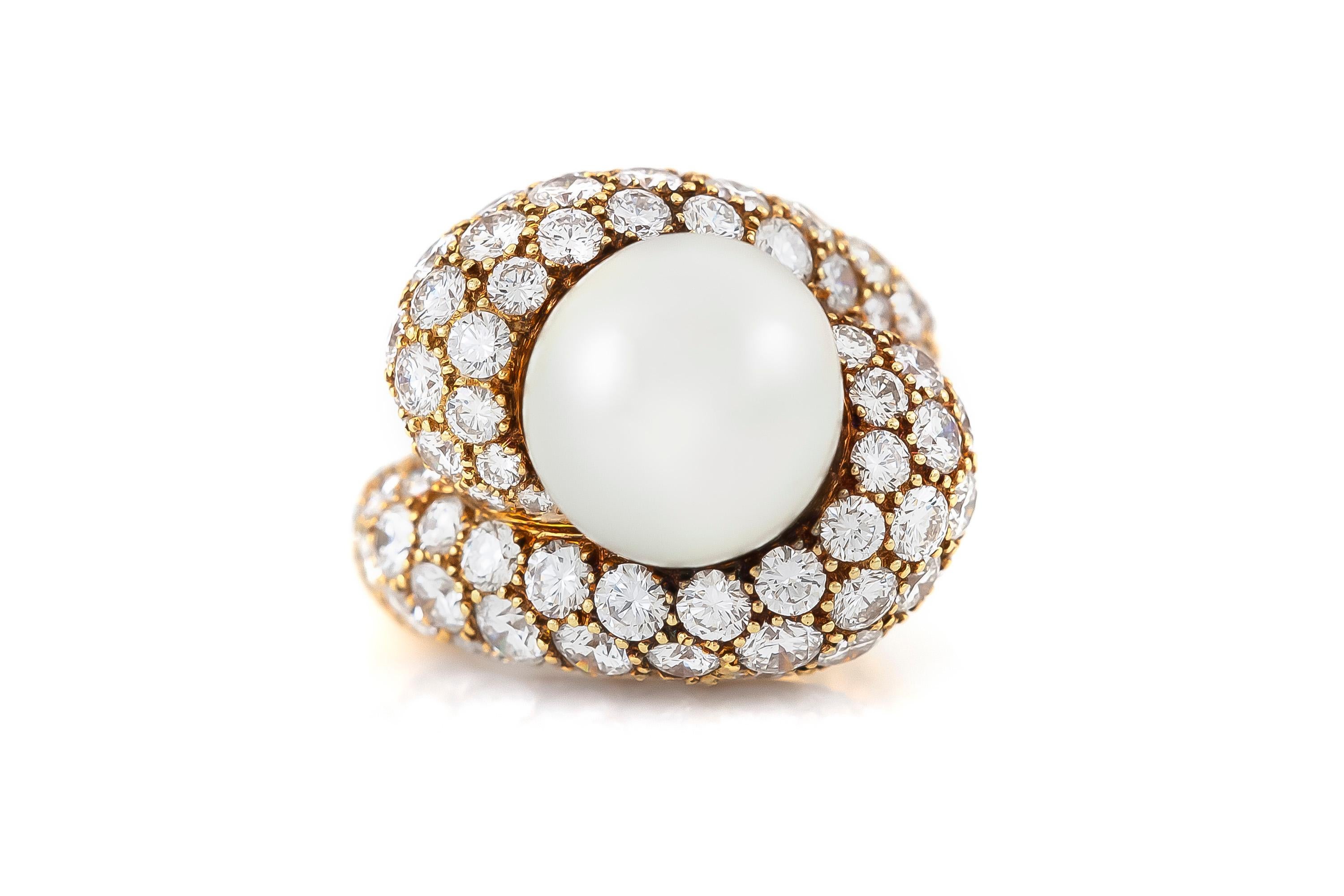 Round Cut 1980s South See Pearl with Diamonds Ring For Sale