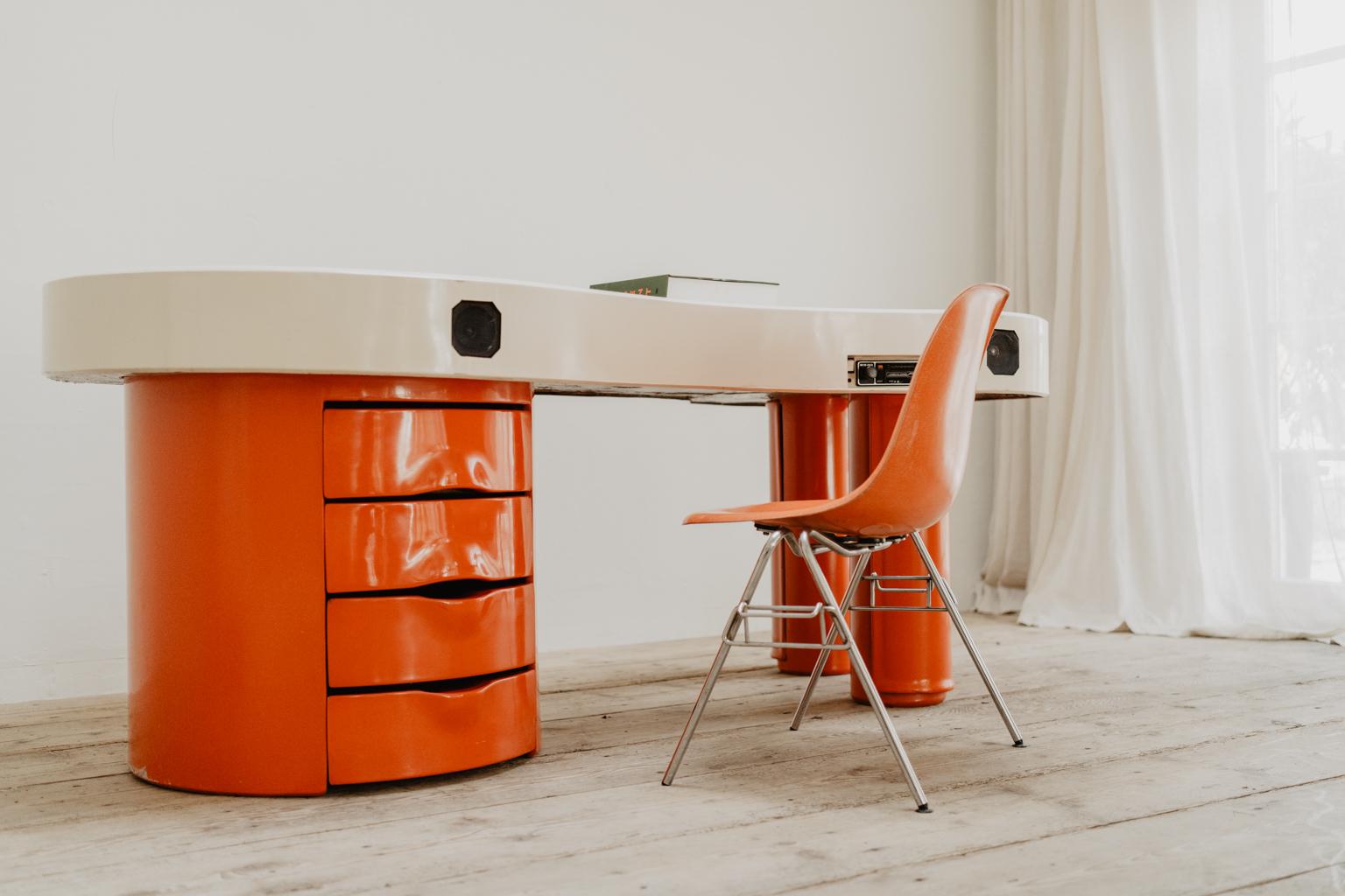 1980s Space Age Desk In Fair Condition For Sale In Brecht, BE
